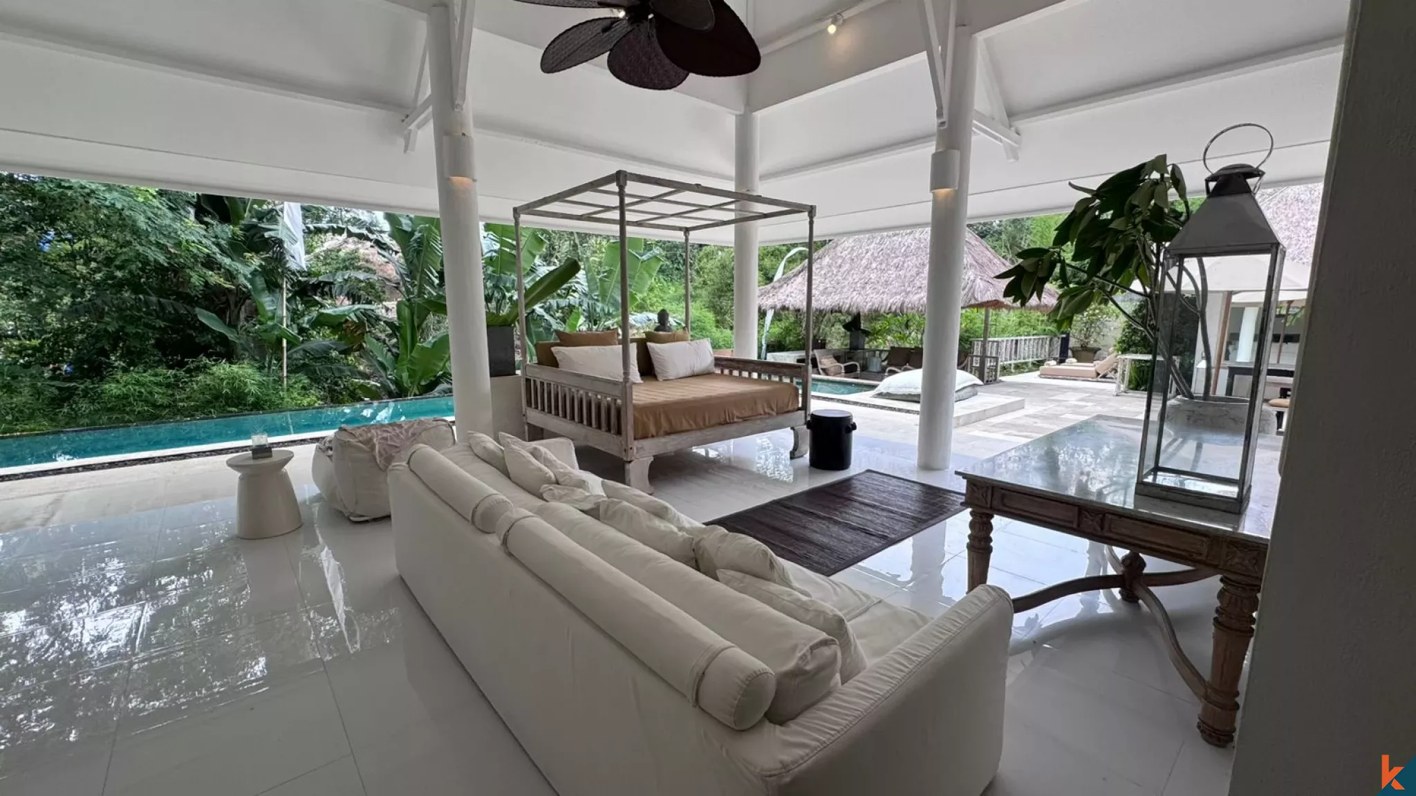 Villa Menawan dengan 3 Kamar Tidur dan Sentuhan Modern di Cepaka