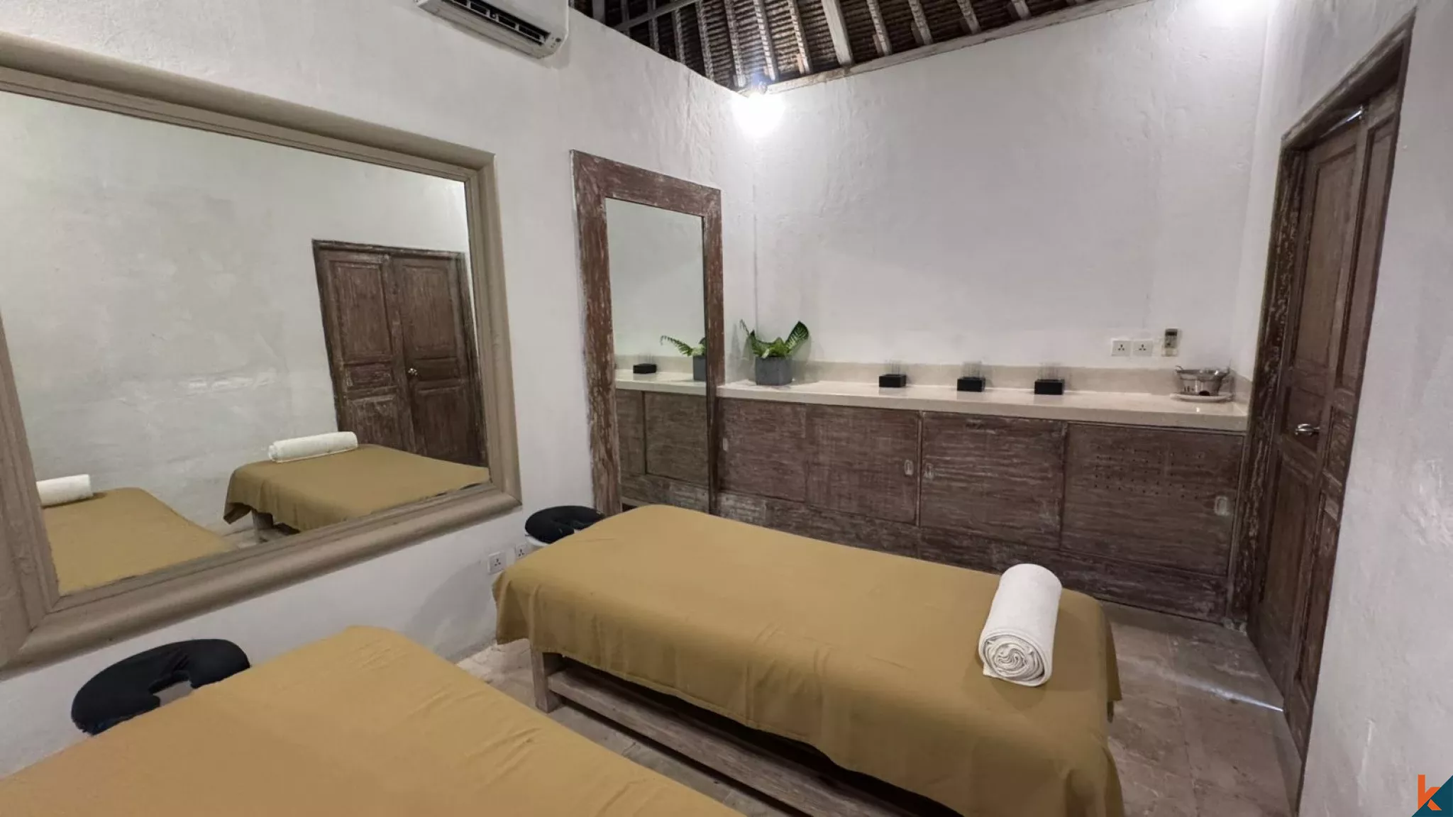 Villa Menawan dengan 3 Kamar Tidur dan Sentuhan Modern di Cepaka