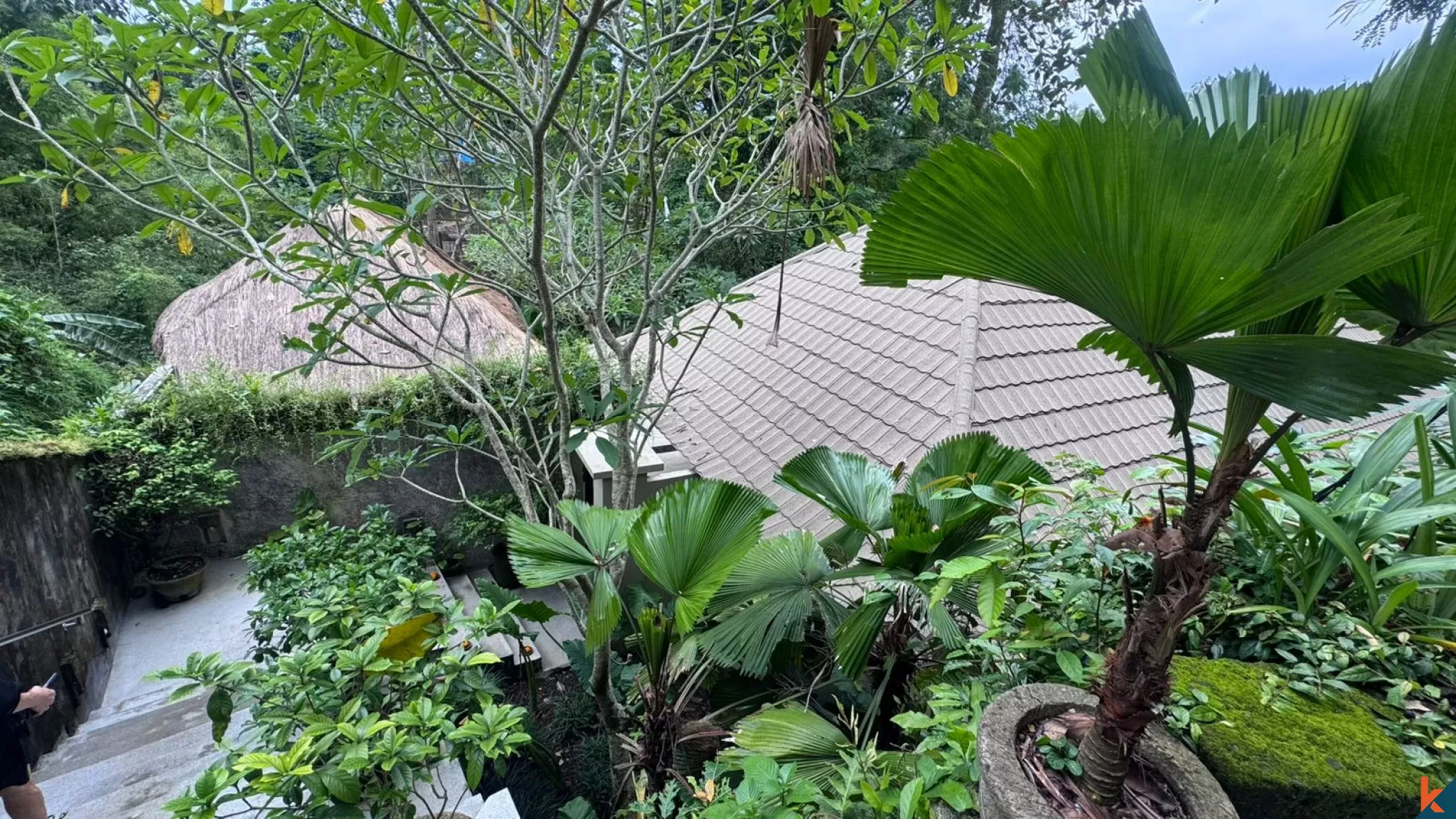 Villa Menawan dengan 3 Kamar Tidur dan Sentuhan Modern di Cepaka