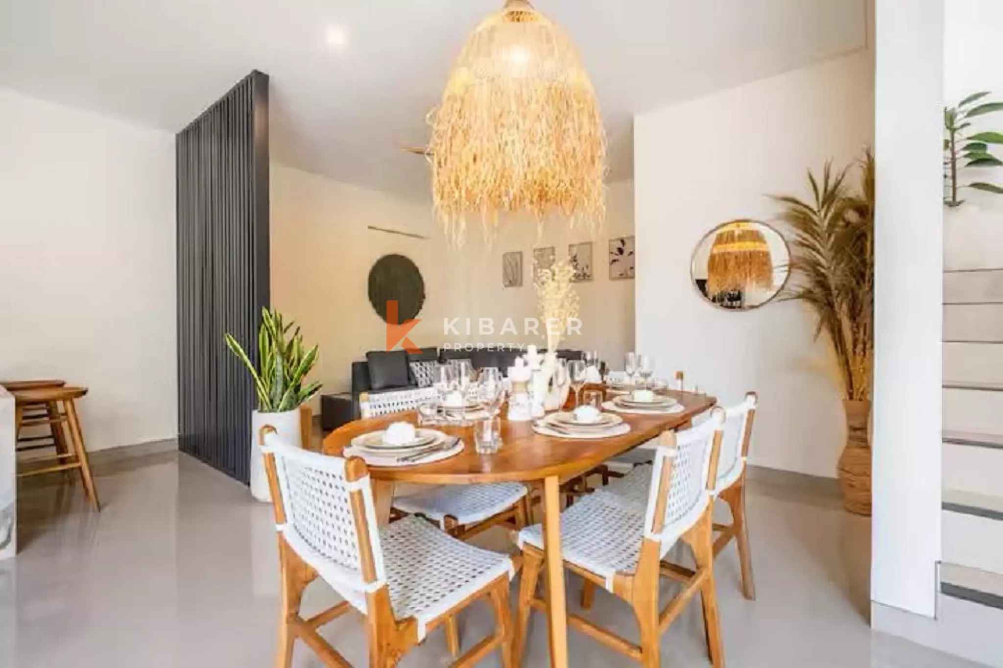 Boho-Chic Four-Bedrooms Villa Steps from Echo Beach Canggu