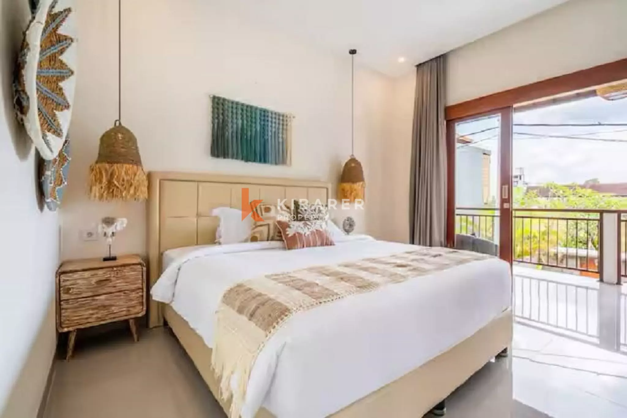Boho-Chic Four-Bedrooms Villa Steps from Echo Beach Canggu
