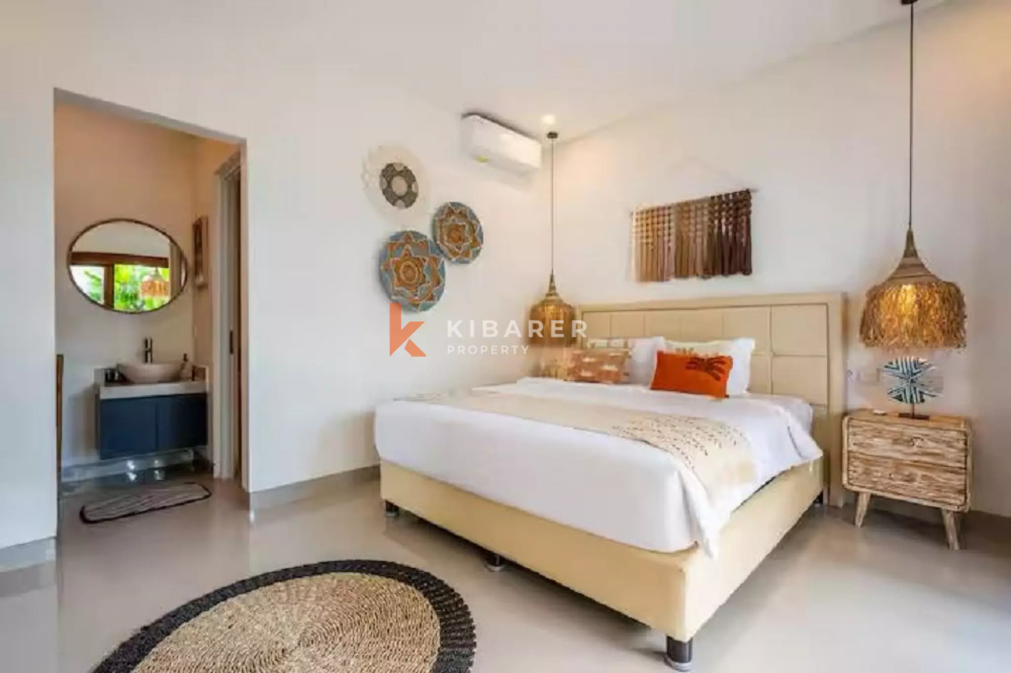 Boho-Chic Four-Bedrooms Villa Steps from Echo Beach Canggu