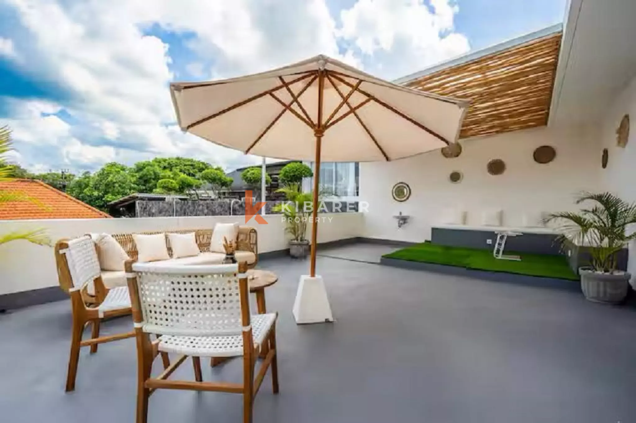 Boho-Chic Four-Bedrooms Villa Steps from Echo Beach Canggu