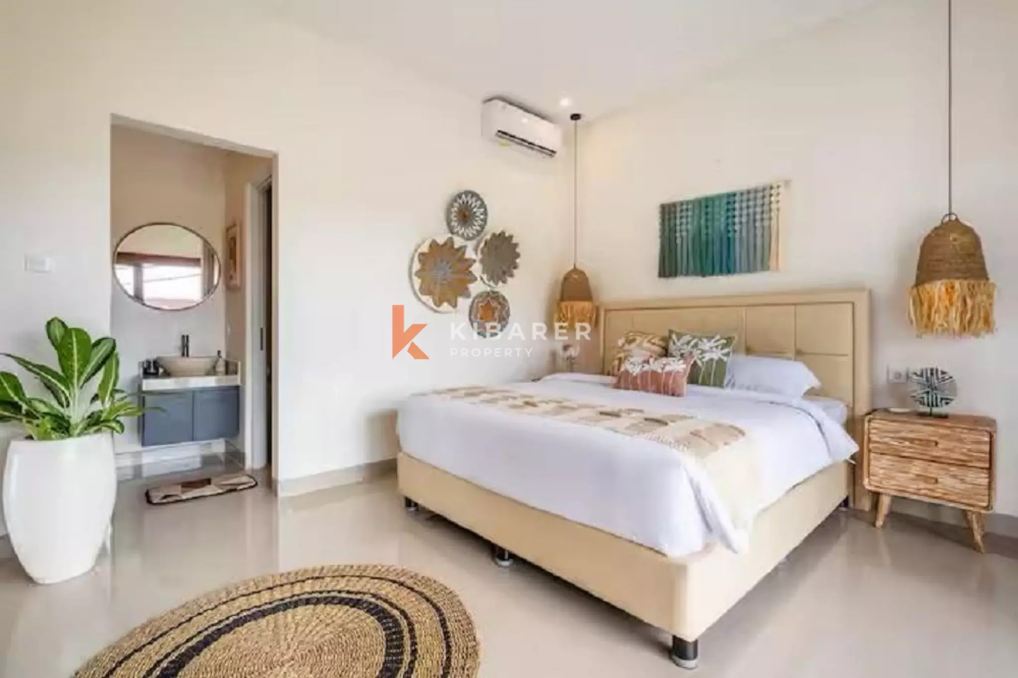 Boho-Chic Four-Bedrooms Villa Steps from Echo Beach Canggu