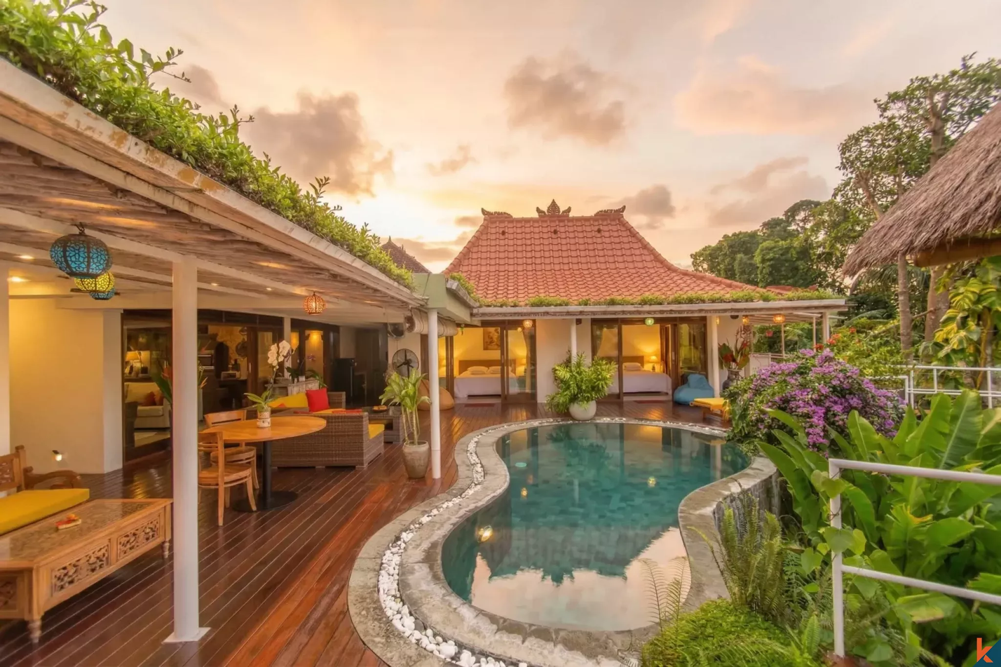 Rumah Menawan dengan Enam Kamar Tidur dan Pemandangan Sawah di Tumbak