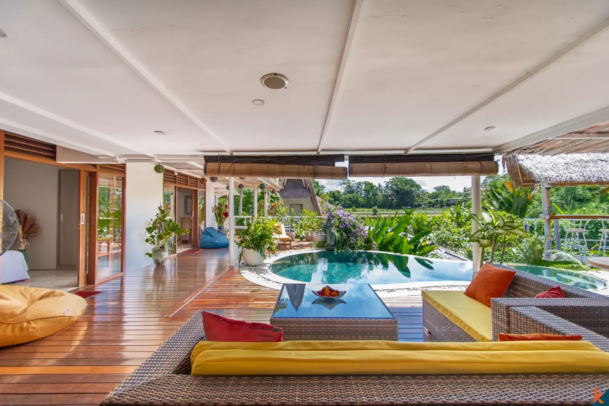 Rumah Menawan dengan Enam Kamar Tidur dan Pemandangan Sawah di Tumbak