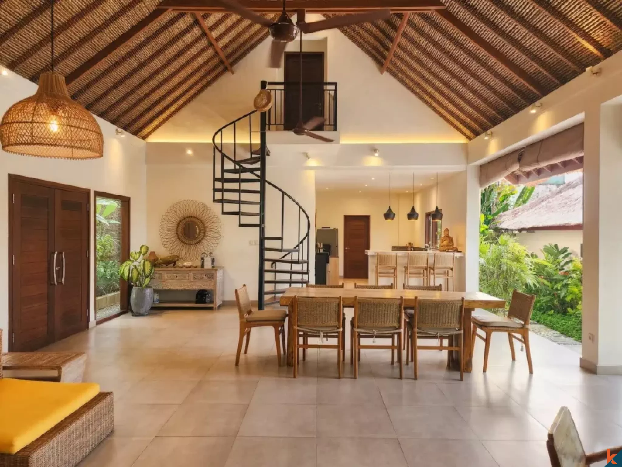 Properti Sewa Modern Bergaya Tropis dengan Empat Kamar Tidur di Tiying Tutul