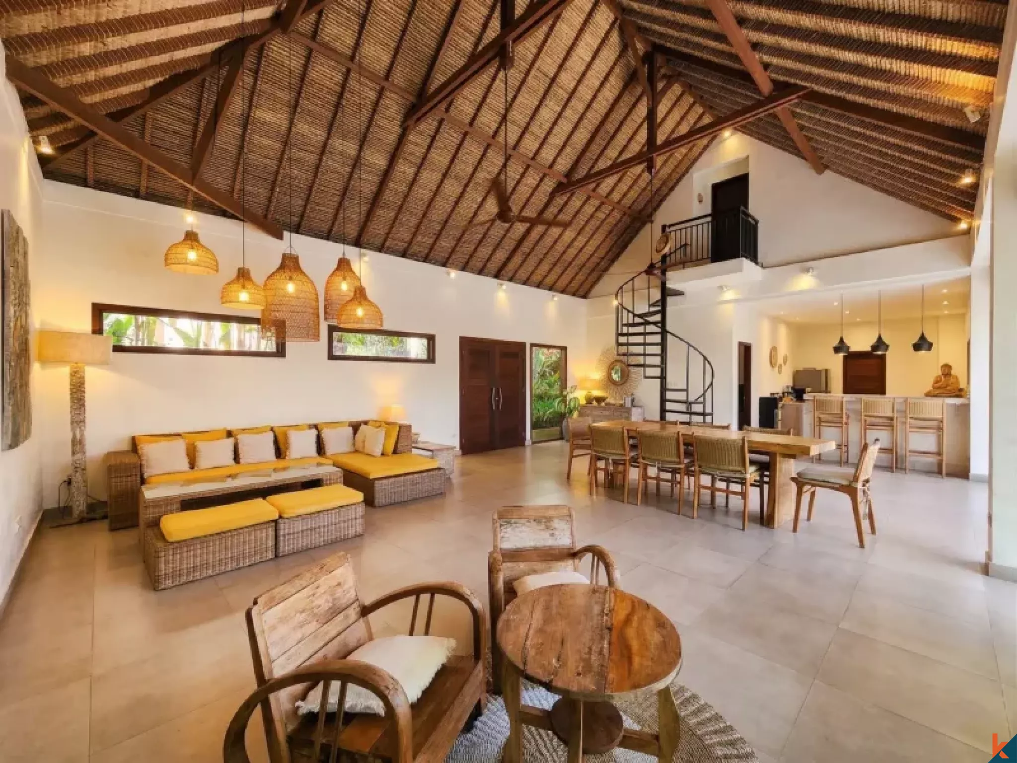 Properti Sewa Modern Bergaya Tropis dengan Empat Kamar Tidur di Tiying Tutul