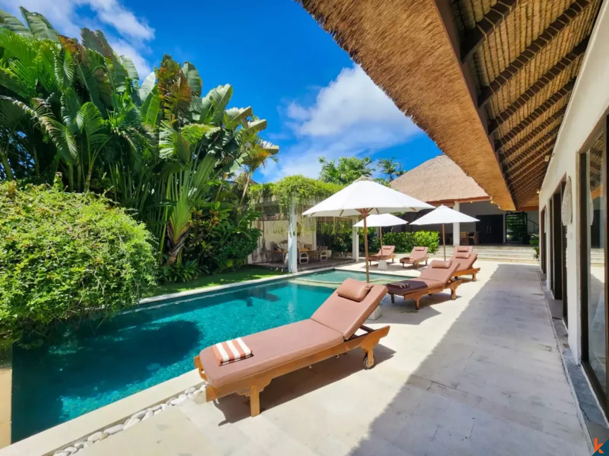 Properti Sewa Modern Bergaya Tropis dengan Empat Kamar Tidur di Tiying Tutul