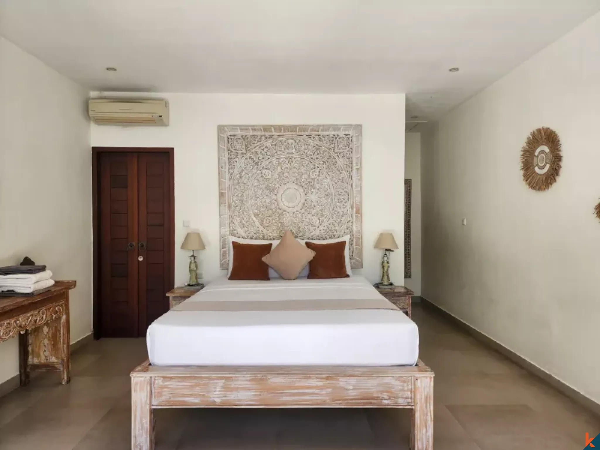 Properti Sewa Modern Bergaya Tropis dengan Empat Kamar Tidur di Tiying Tutul