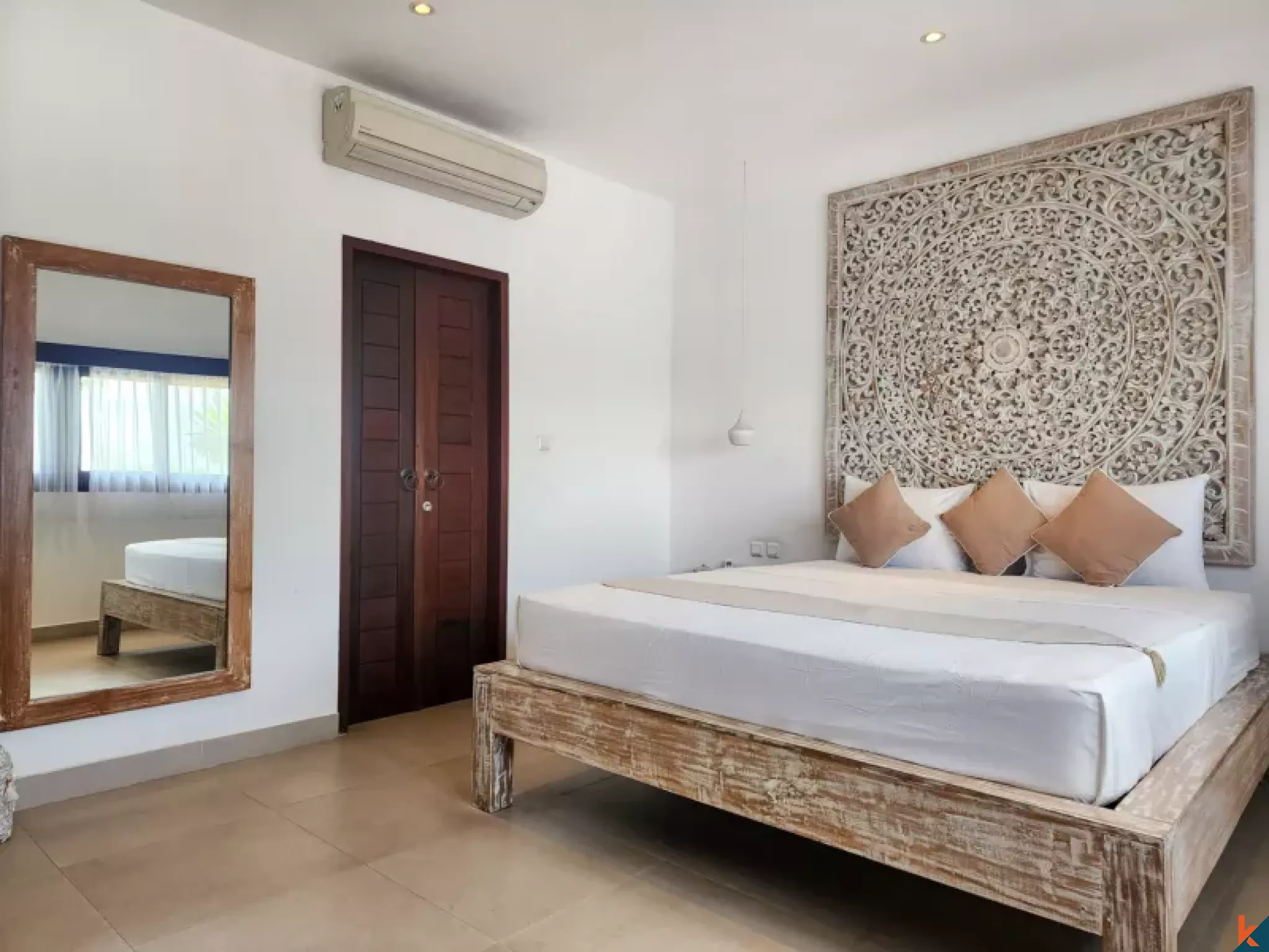 Properti Sewa Modern Bergaya Tropis dengan Empat Kamar Tidur di Tiying Tutul