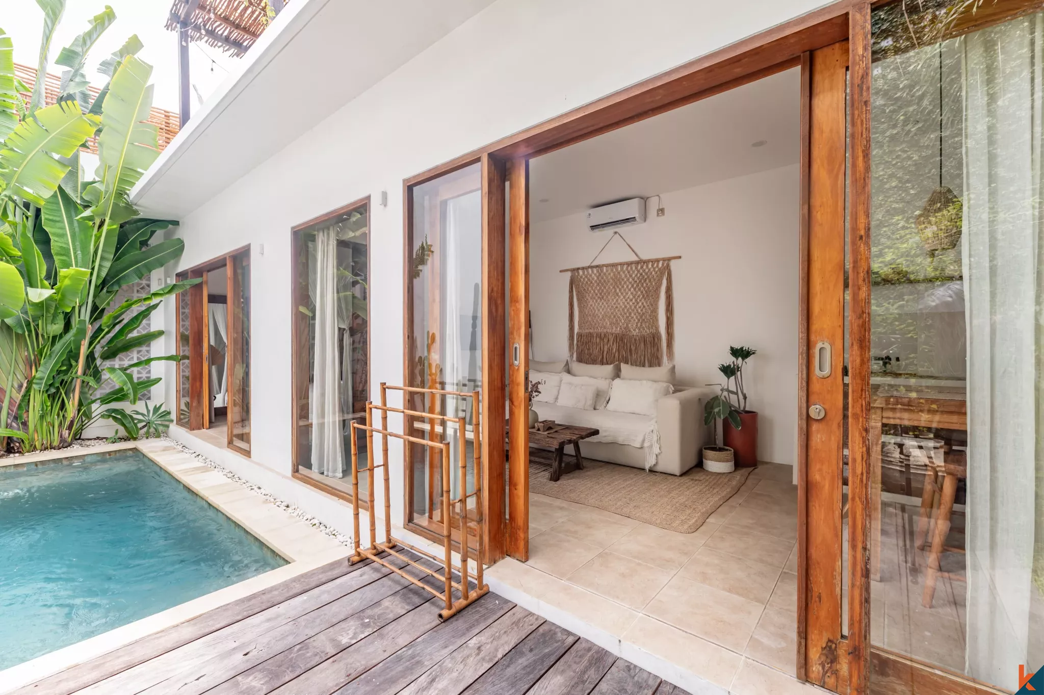 Modern Tropical Villa with Private Pool in Tiying Tutul