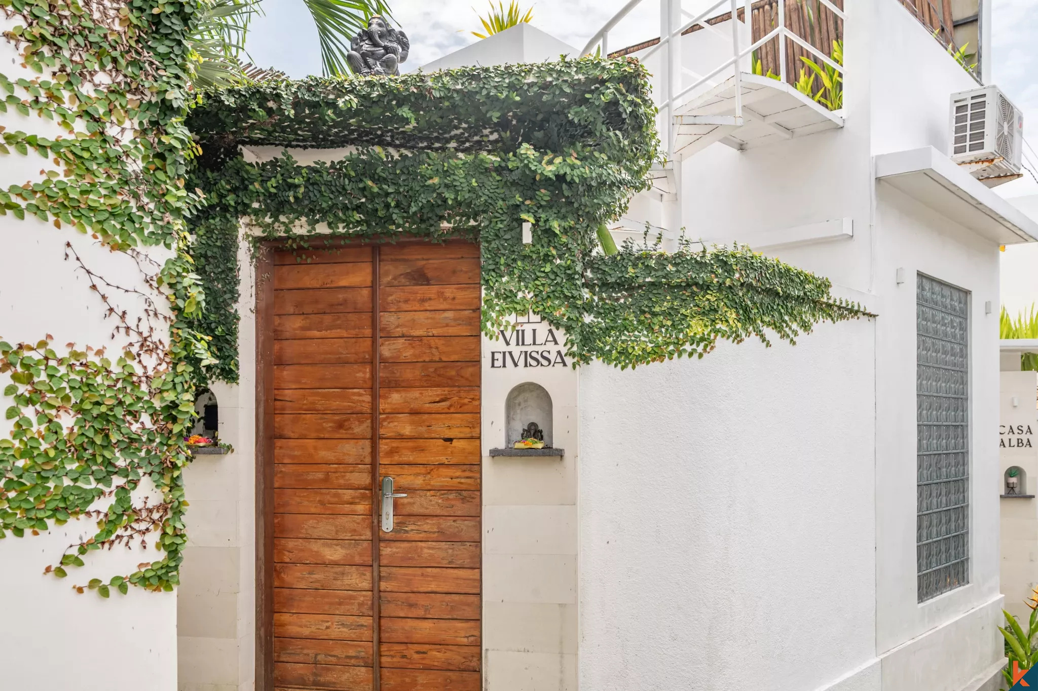 Modern Tropical Villa with Private Pool in Tiying Tutul