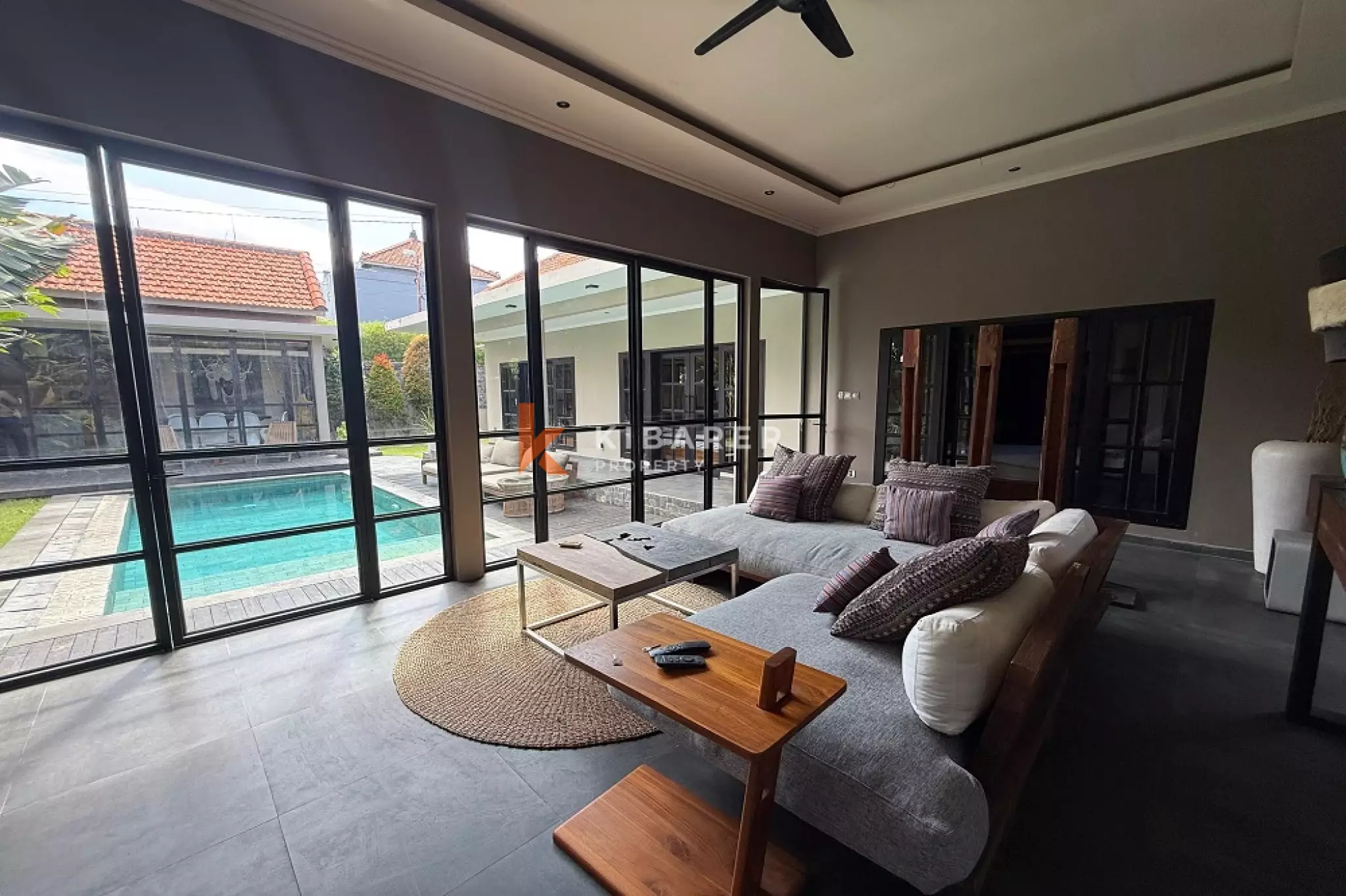 Villa Mewah Baru Tiga Kamar Tidur di Lokasi Utama Area Canggu