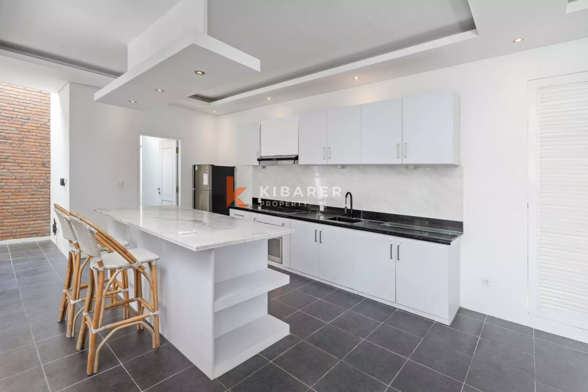 Villa Semi Furnished Tiga Kamar Tidur di Lokasi Strategis Legian–Seminyak