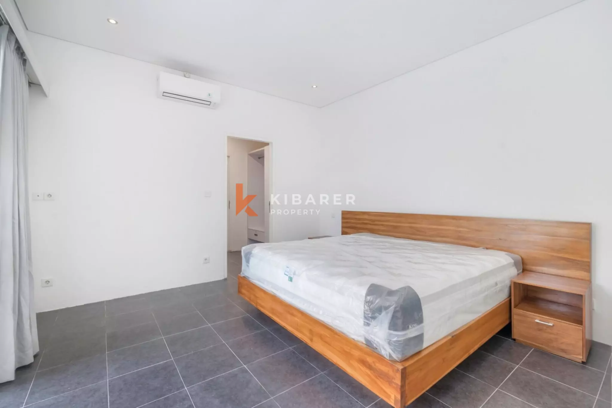 Villa Semi Furnished Tiga Kamar Tidur di Lokasi Strategis Legian–Seminyak