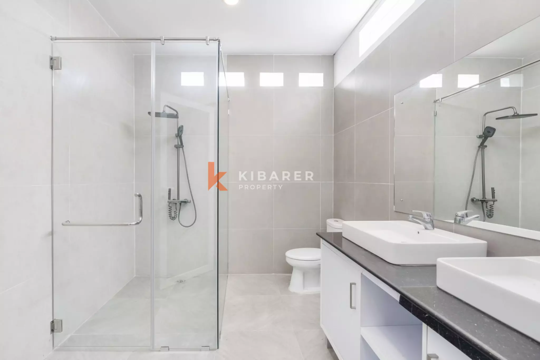 Villa Semi Furnished Tiga Kamar Tidur di Lokasi Strategis Legian–Seminyak