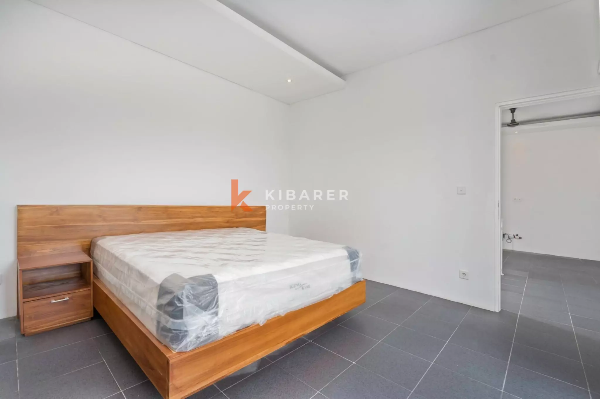 Villa Semi Furnished Tiga Kamar Tidur di Lokasi Strategis Legian–Seminyak