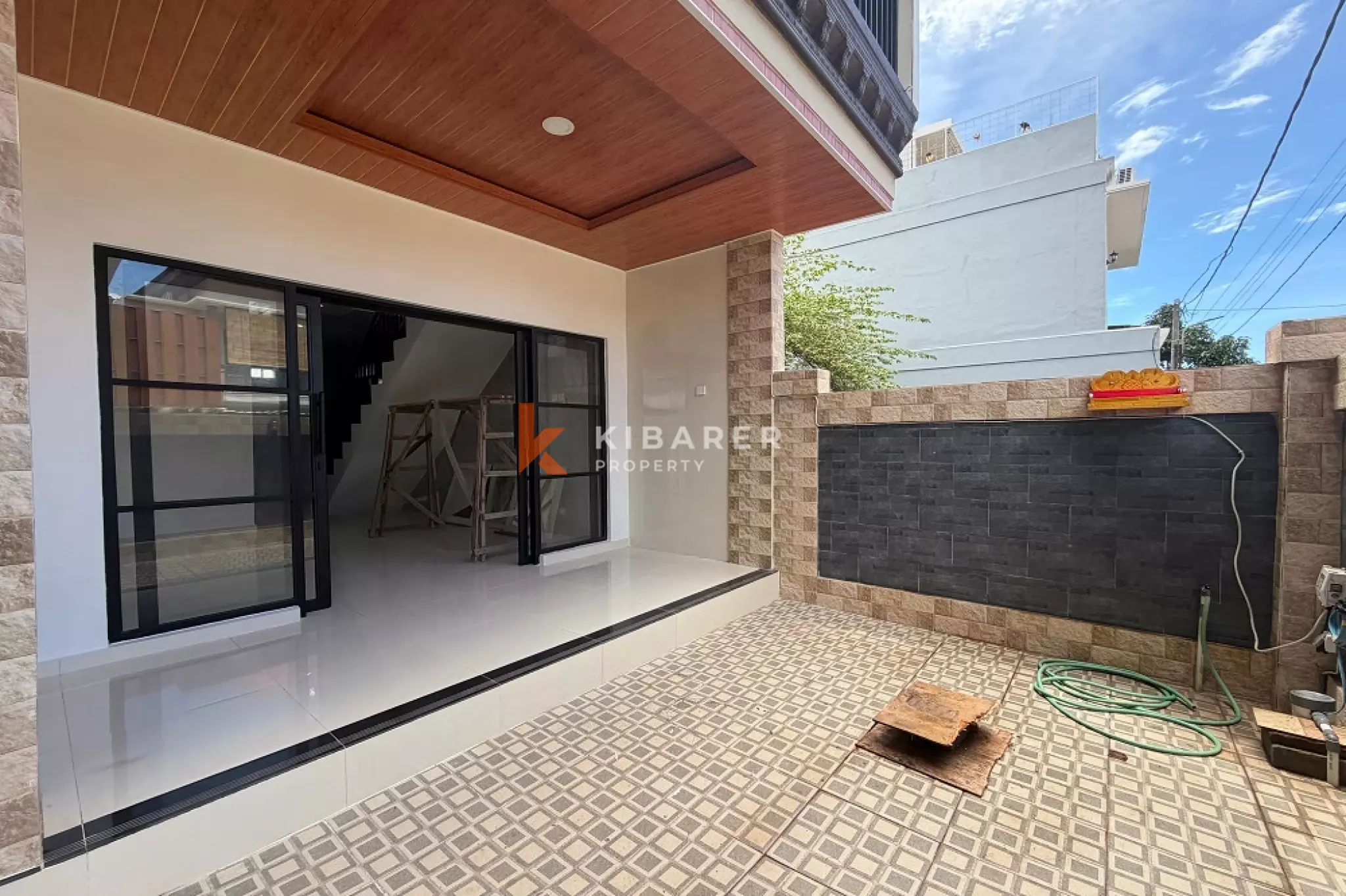 Rumah Balinesia Nyaman Tiga Kamar Tidur Tanpa Perabot di Sanur