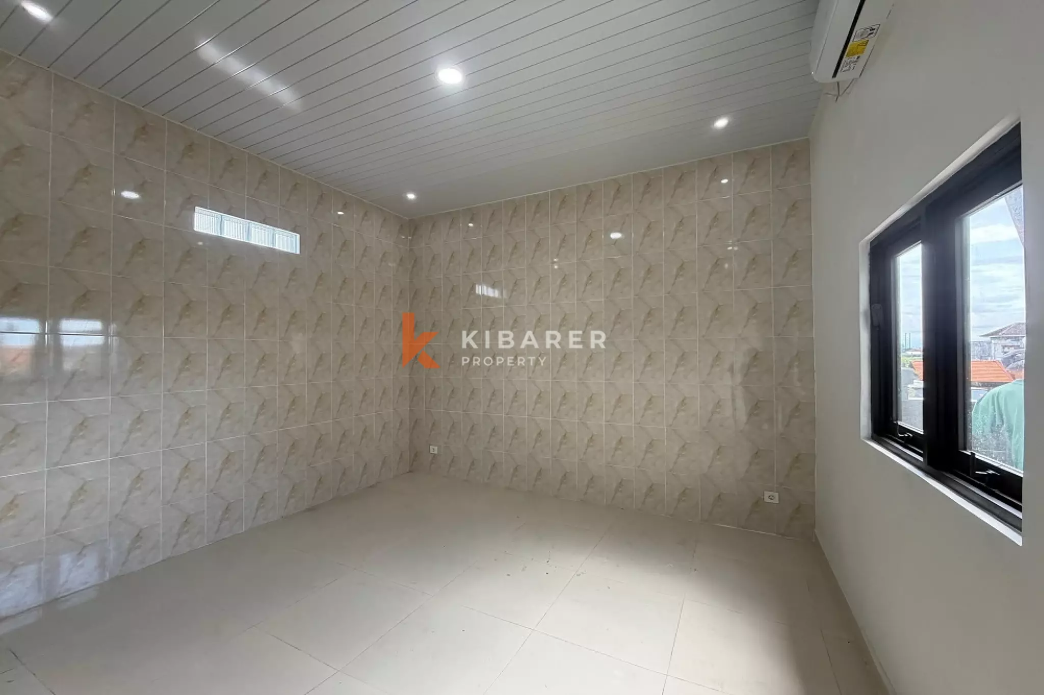 Rumah Balinesia Nyaman Tiga Kamar Tidur Tanpa Perabot di Sanur