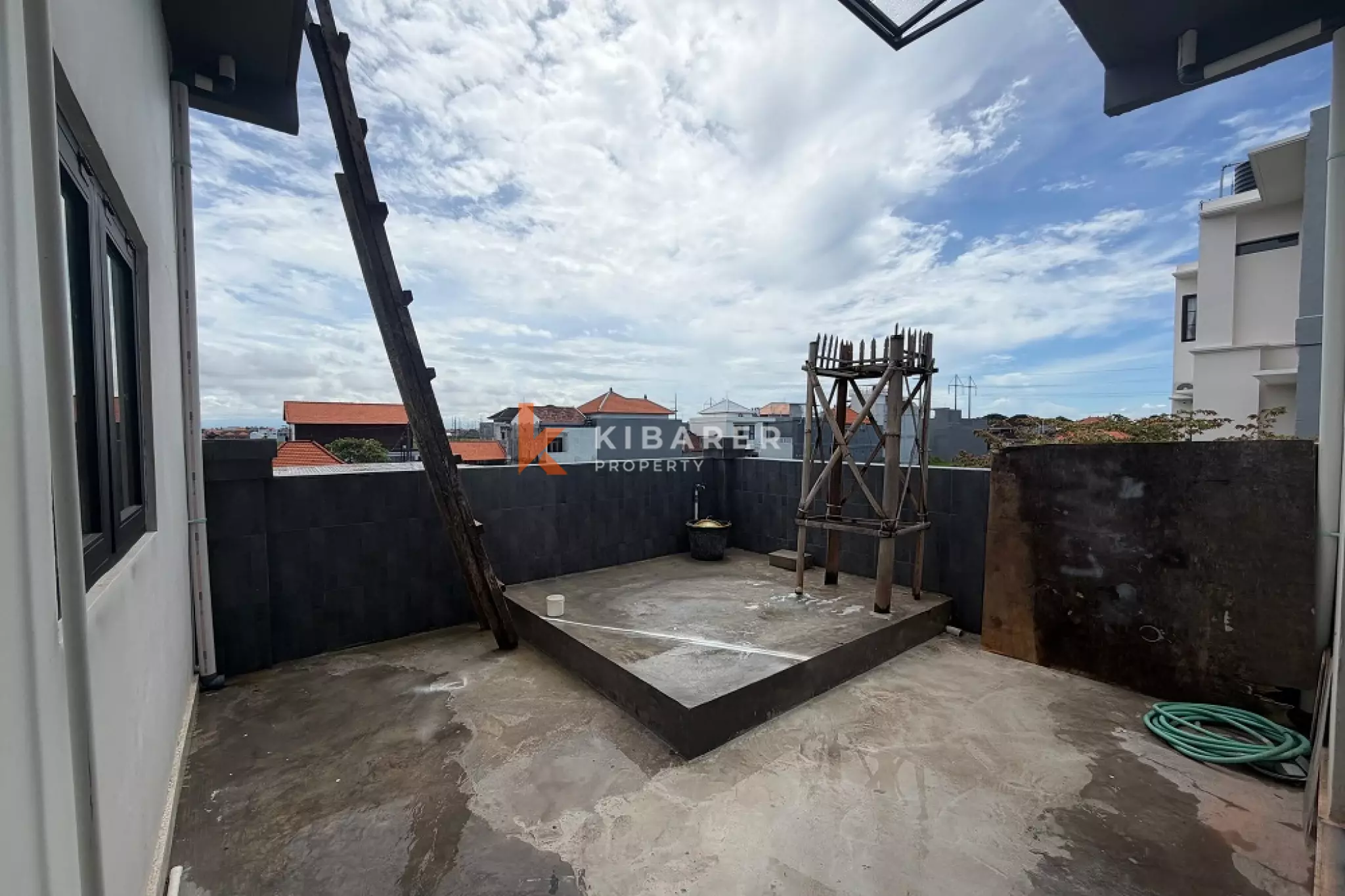 Rumah Balinesia Nyaman Tiga Kamar Tidur Tanpa Perabot di Sanur