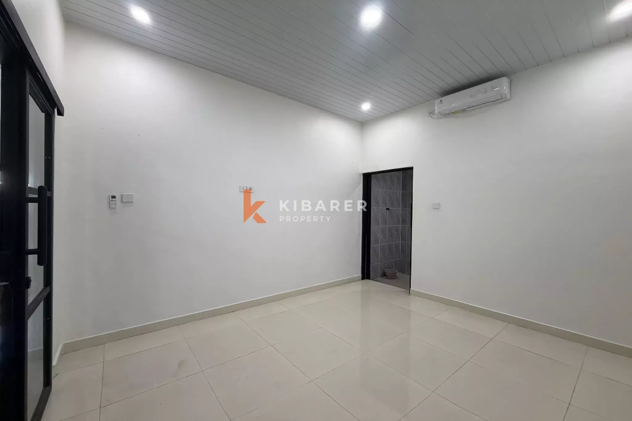 Rumah Balinesia Nyaman Tiga Kamar Tidur Tanpa Perabot di Sanur