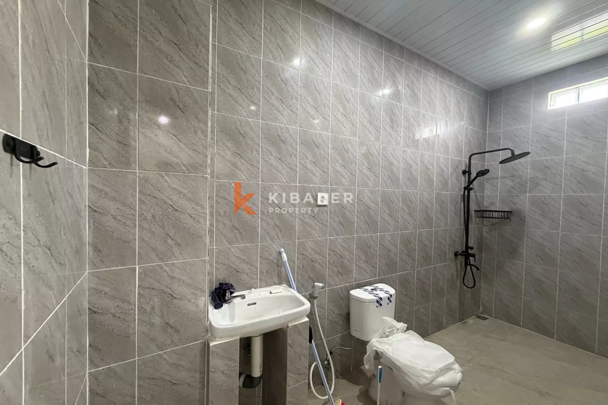 Rumah Balinesia Nyaman Tiga Kamar Tidur Tanpa Perabot di Sanur