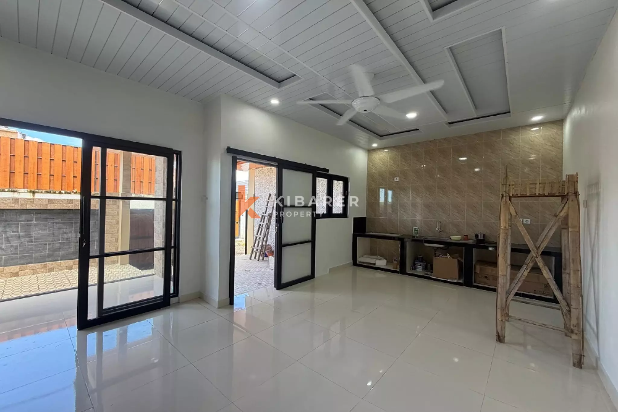 Rumah Balinesia Nyaman Tiga Kamar Tidur Tanpa Perabot di Sanur