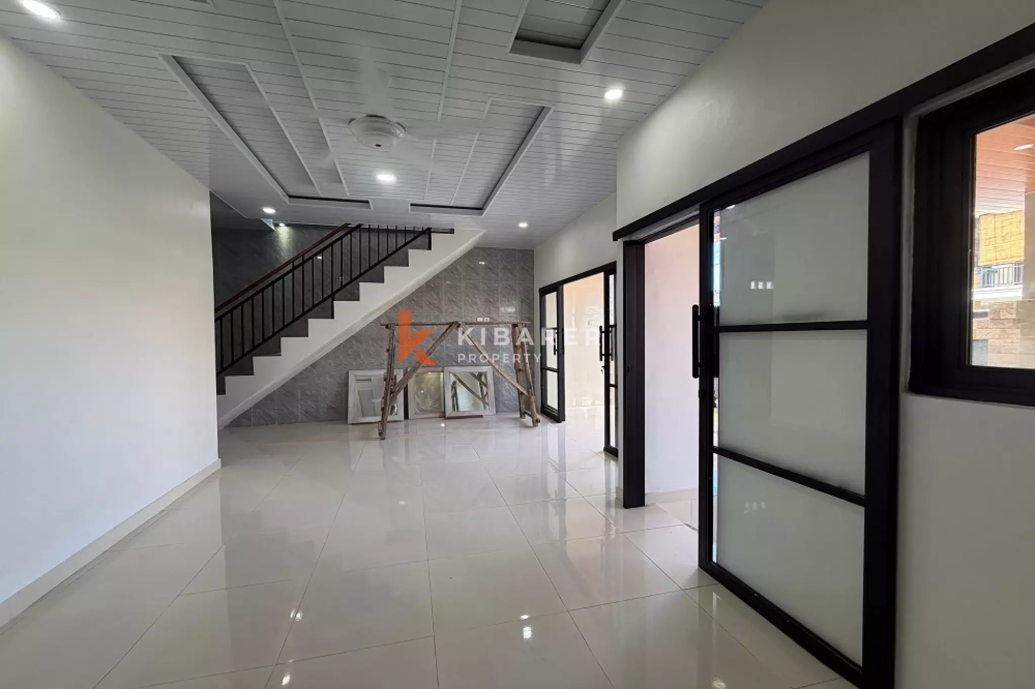 Rumah Balinesia Nyaman Tiga Kamar Tidur Tanpa Perabot di Sanur