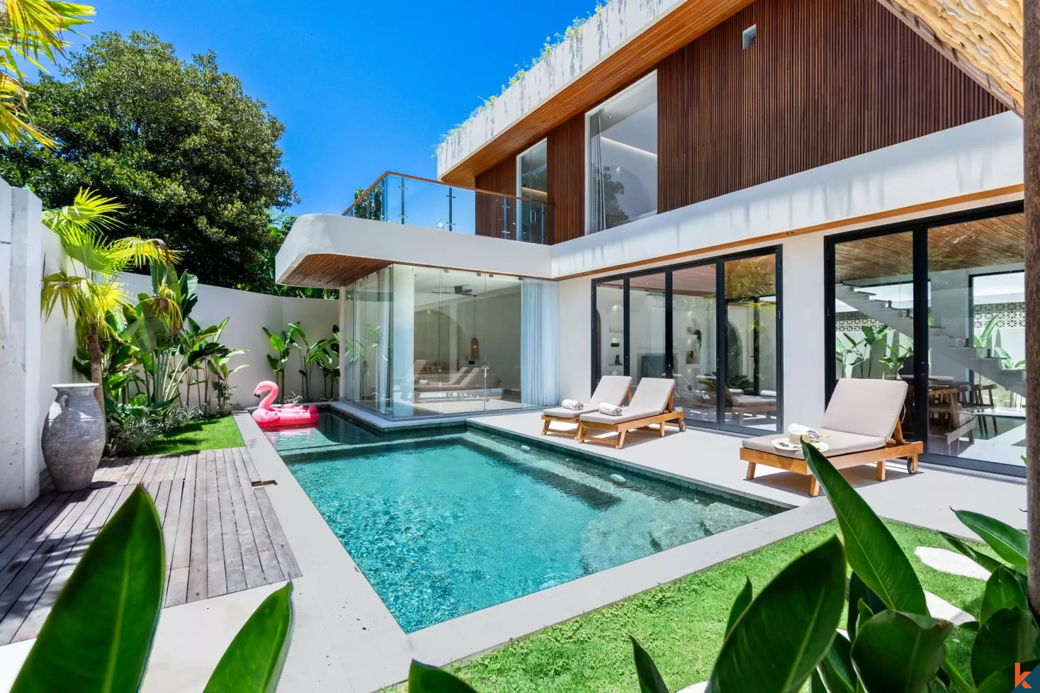 Élégante maison tropicale de quatre chambres à louer à Sanur