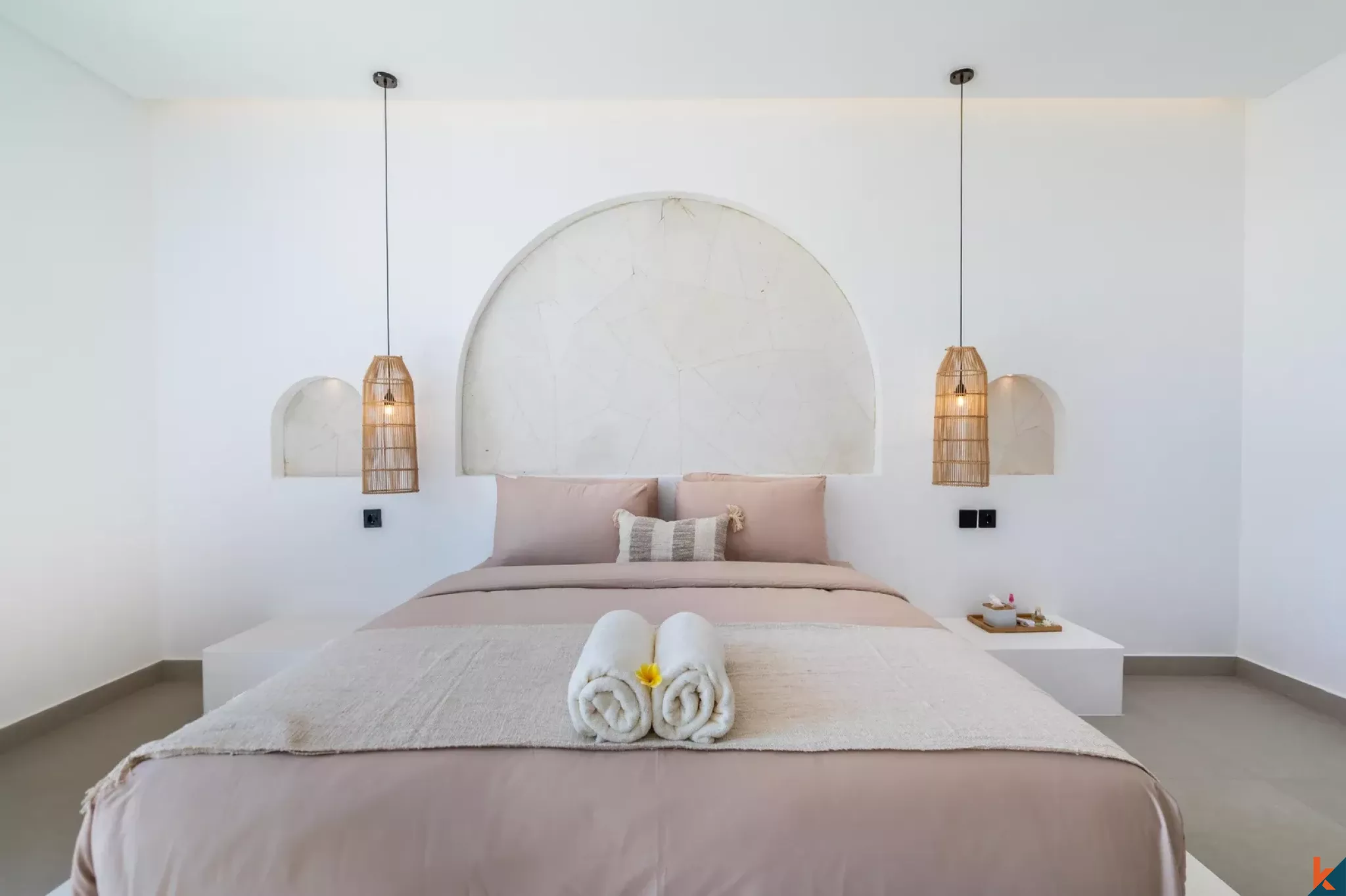 Élégante maison tropicale de quatre chambres à louer à Sanur