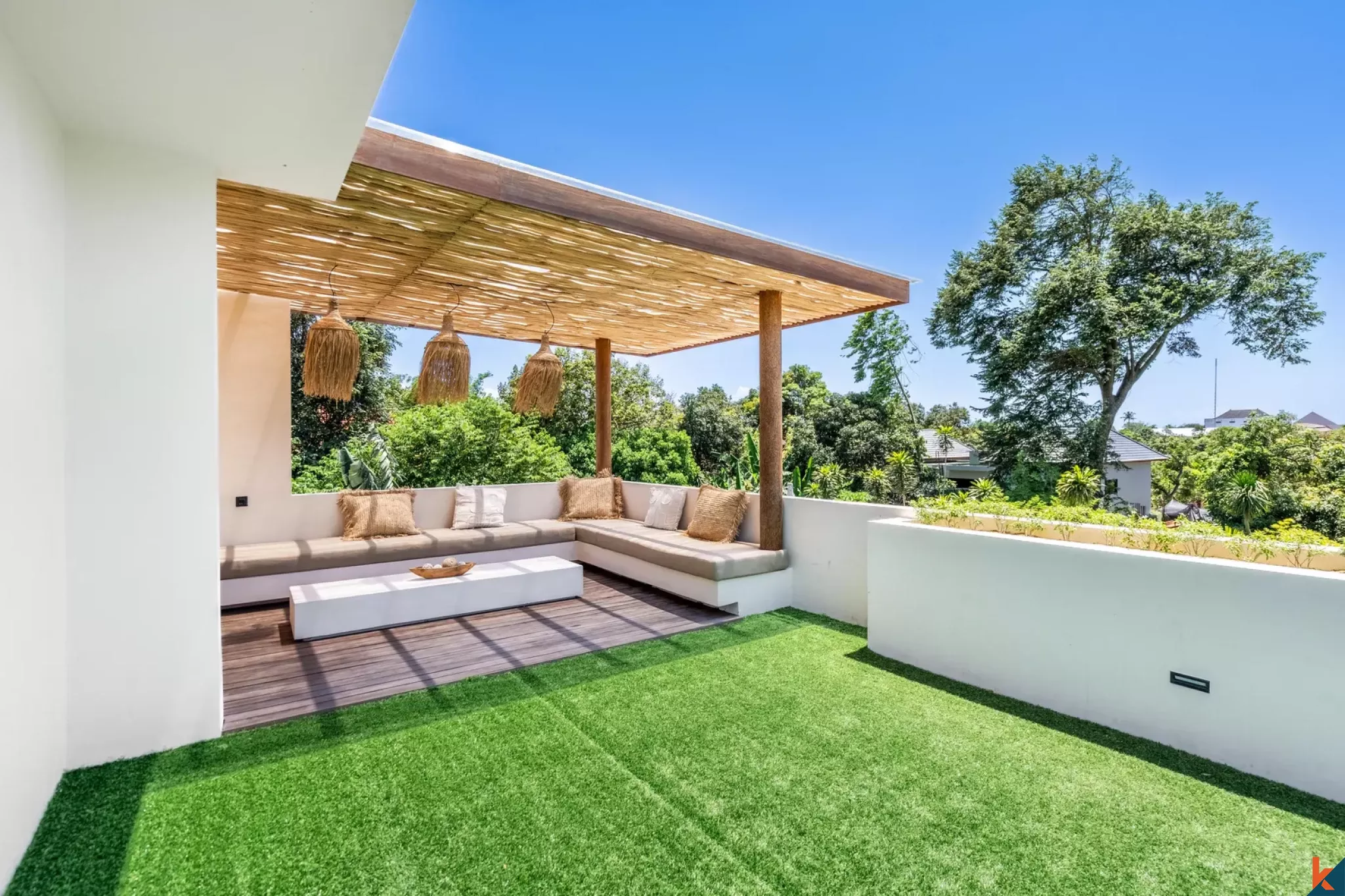 Élégante maison tropicale de quatre chambres à louer à Sanur