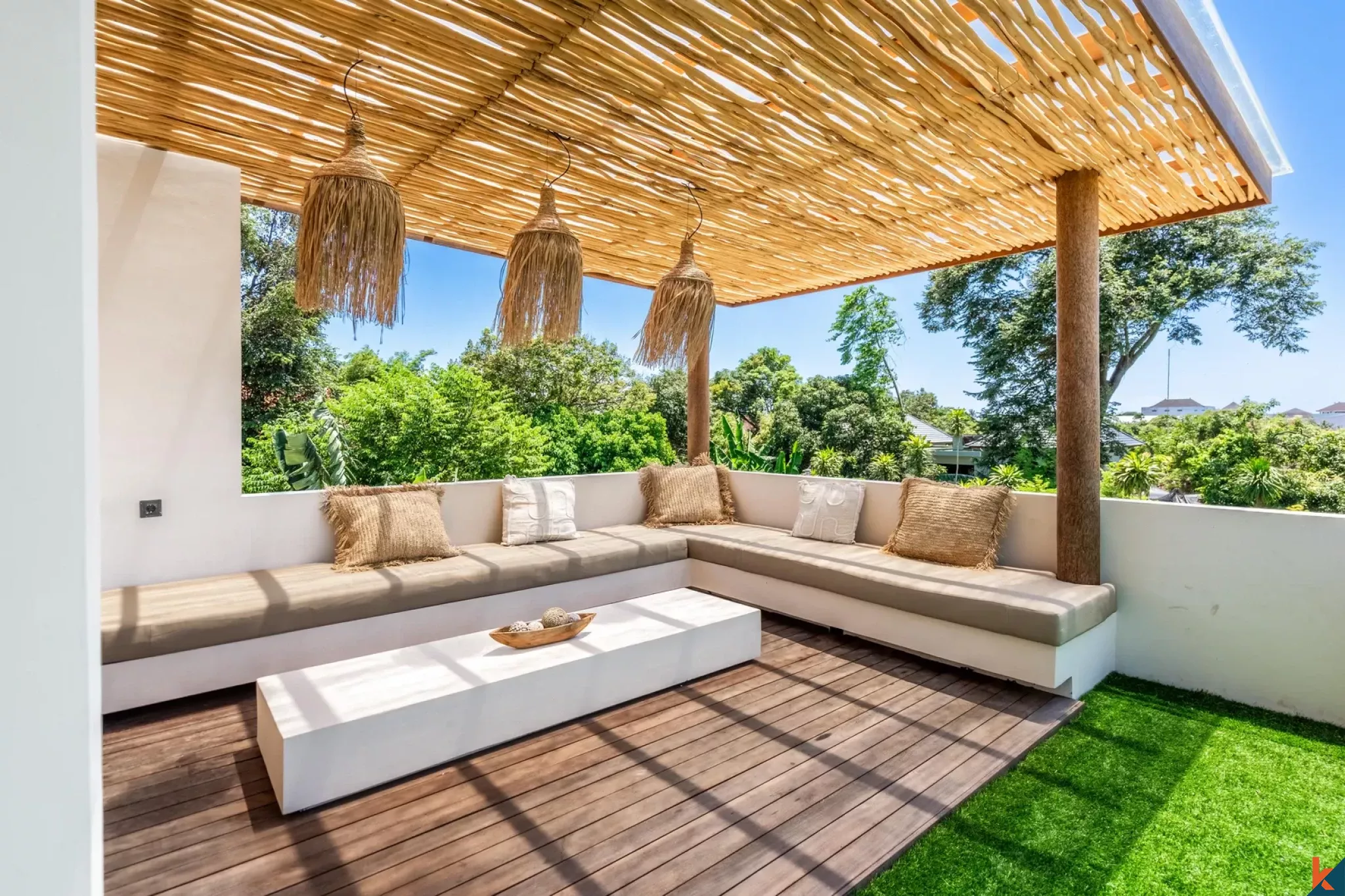 Élégante maison tropicale de quatre chambres à louer à Sanur