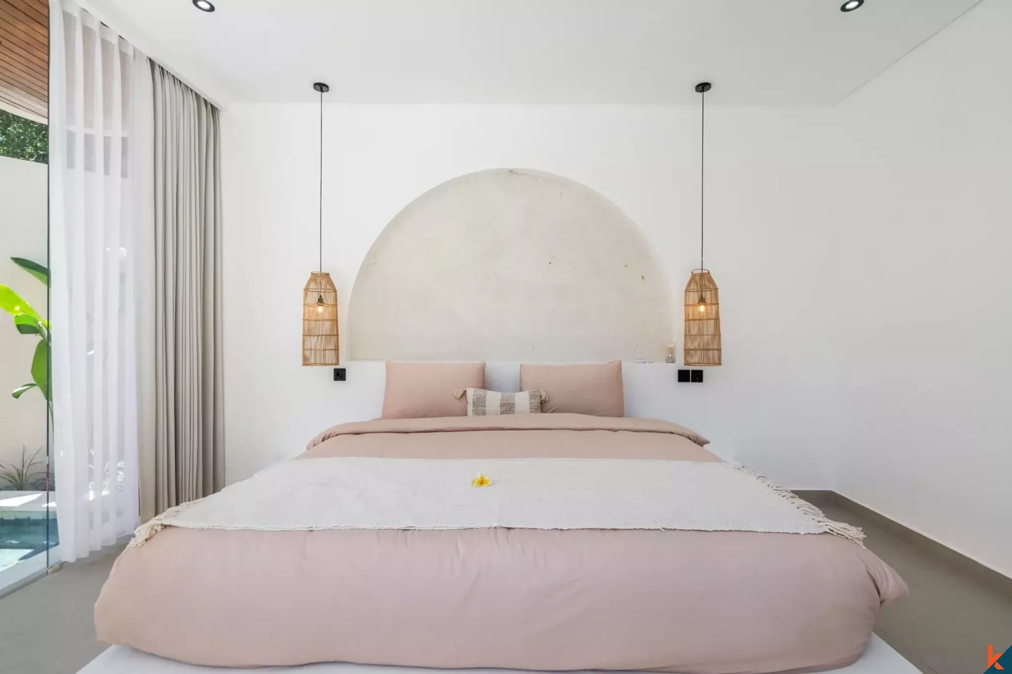 Élégante maison tropicale de quatre chambres à louer à Sanur