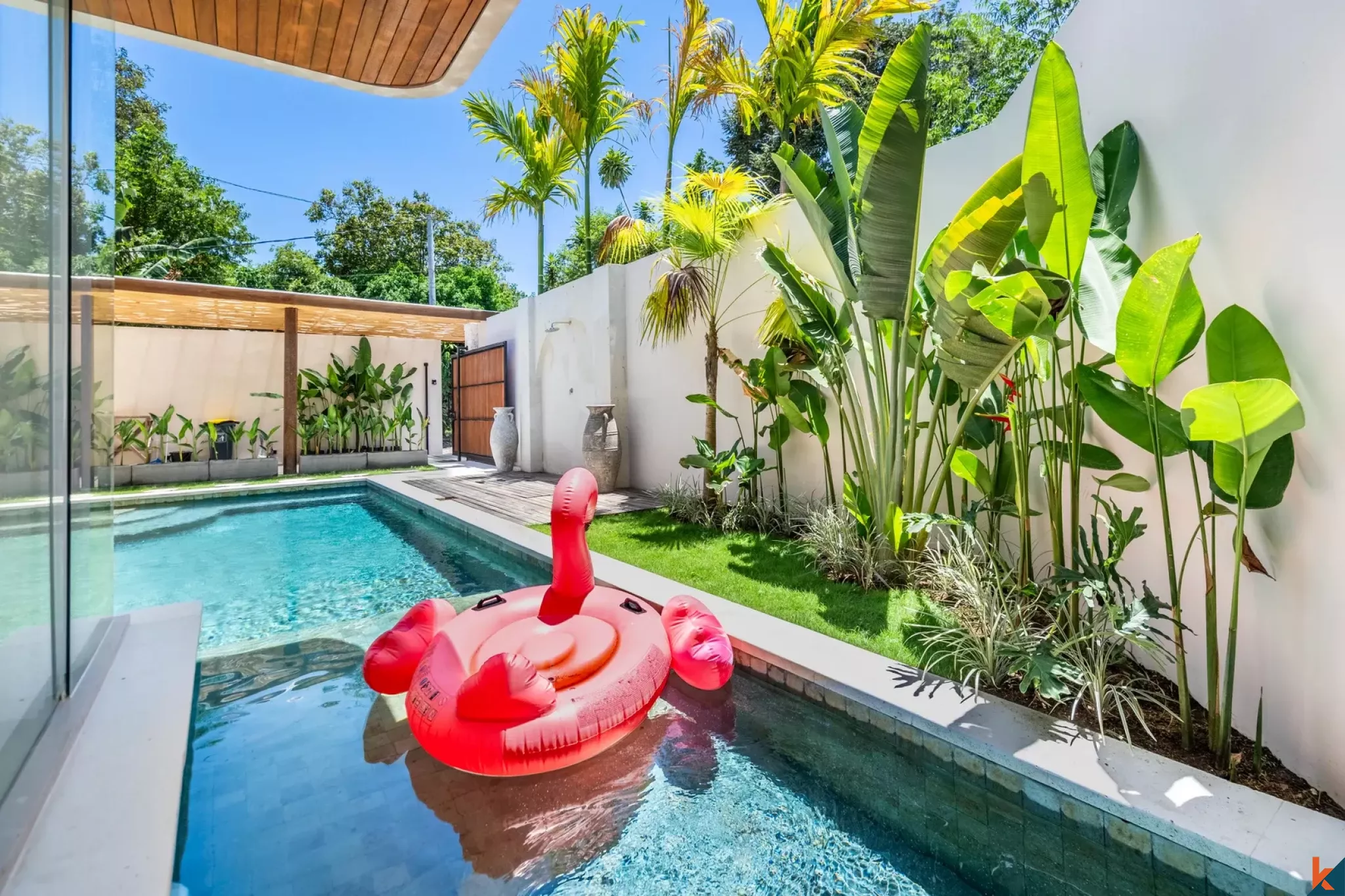 Élégante maison tropicale de quatre chambres à louer à Sanur