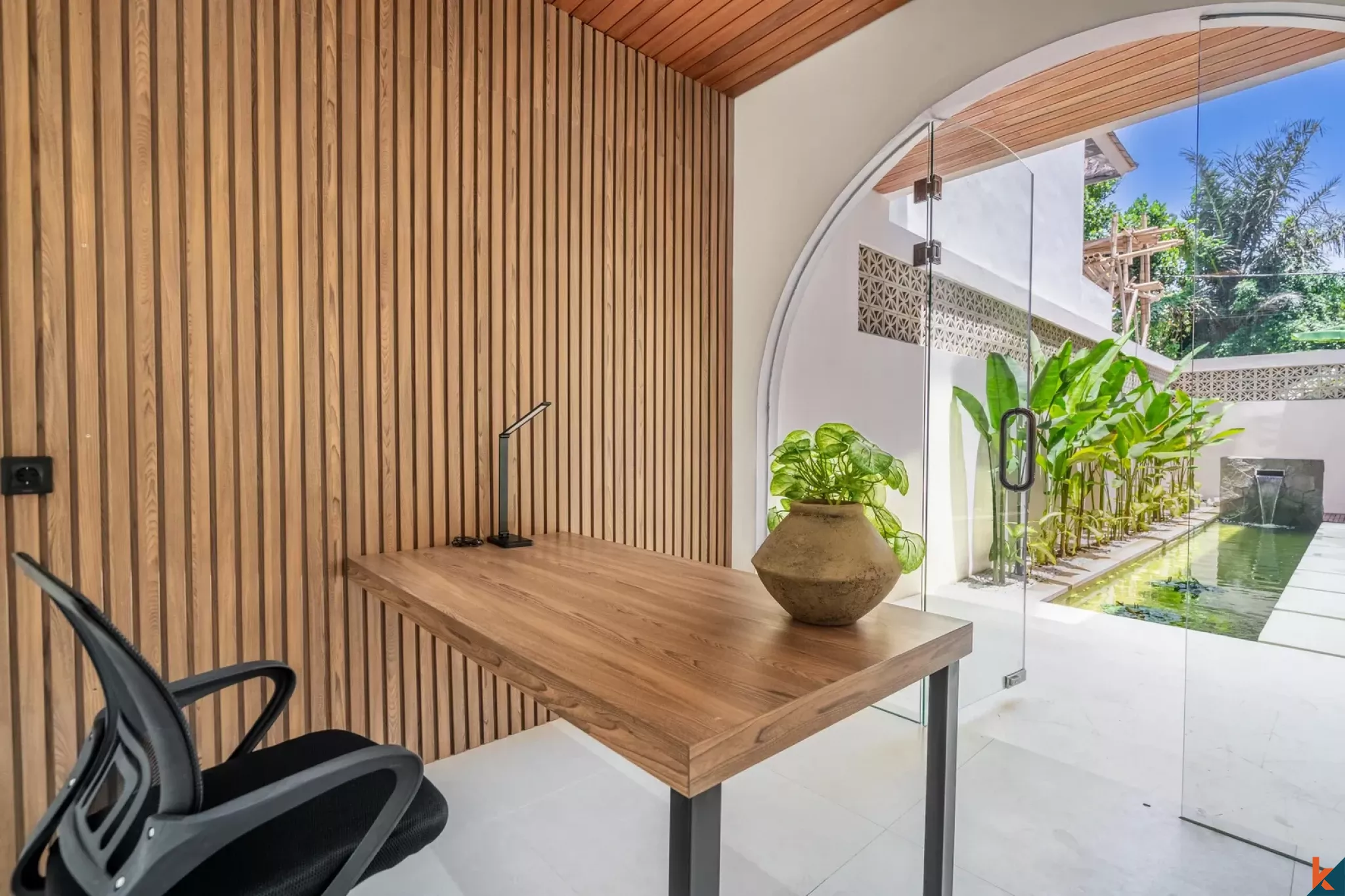 Élégante maison tropicale de quatre chambres à louer à Sanur