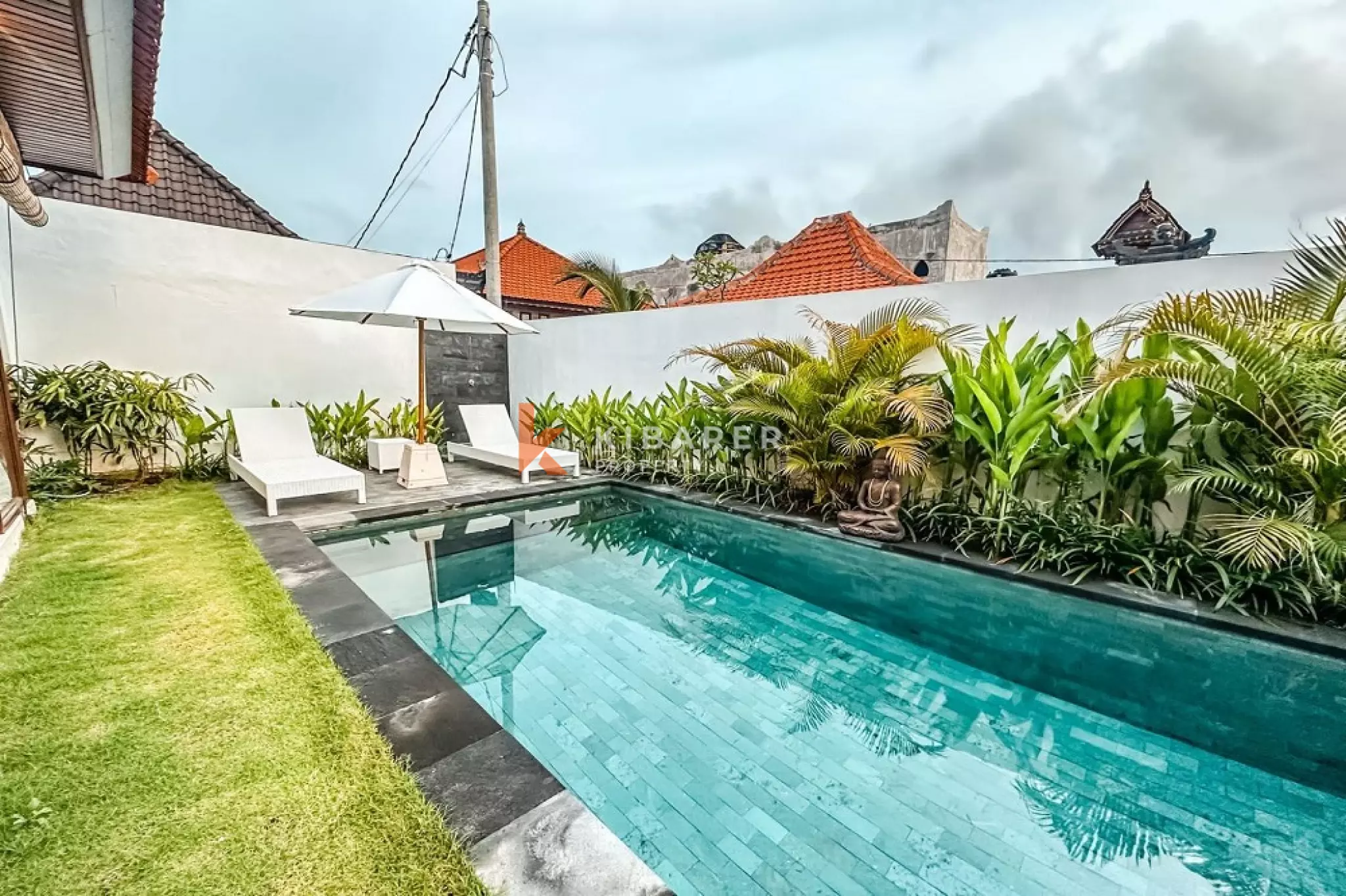 Elegant Fully Furnished Three-Bedrooms Villa Walking Distance to Seseh Beach