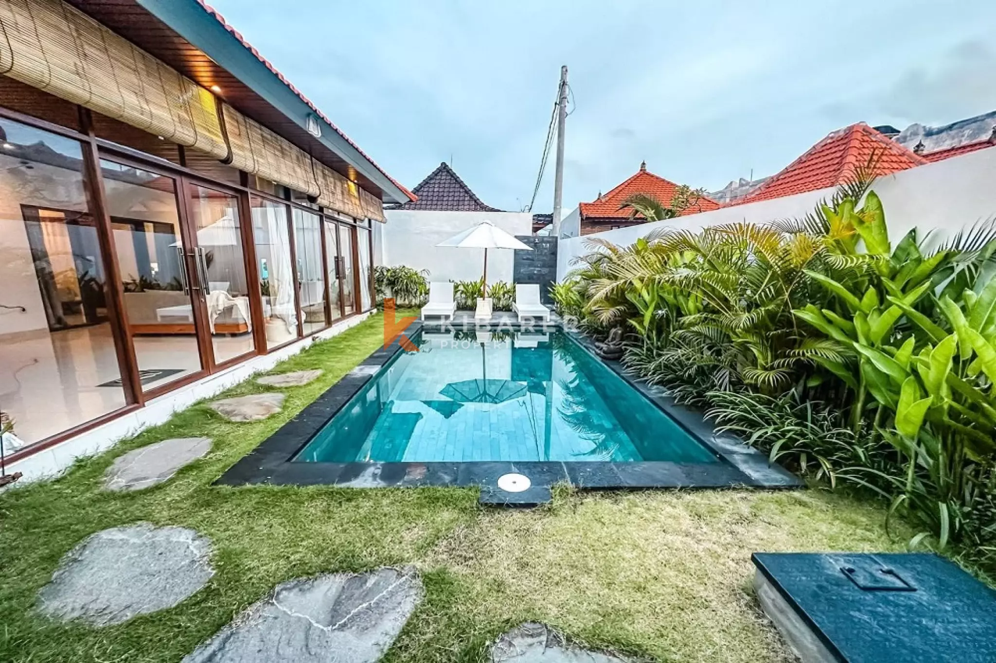 Elegant Fully Furnished Three-Bedrooms Villa Walking Distance to Seseh Beach