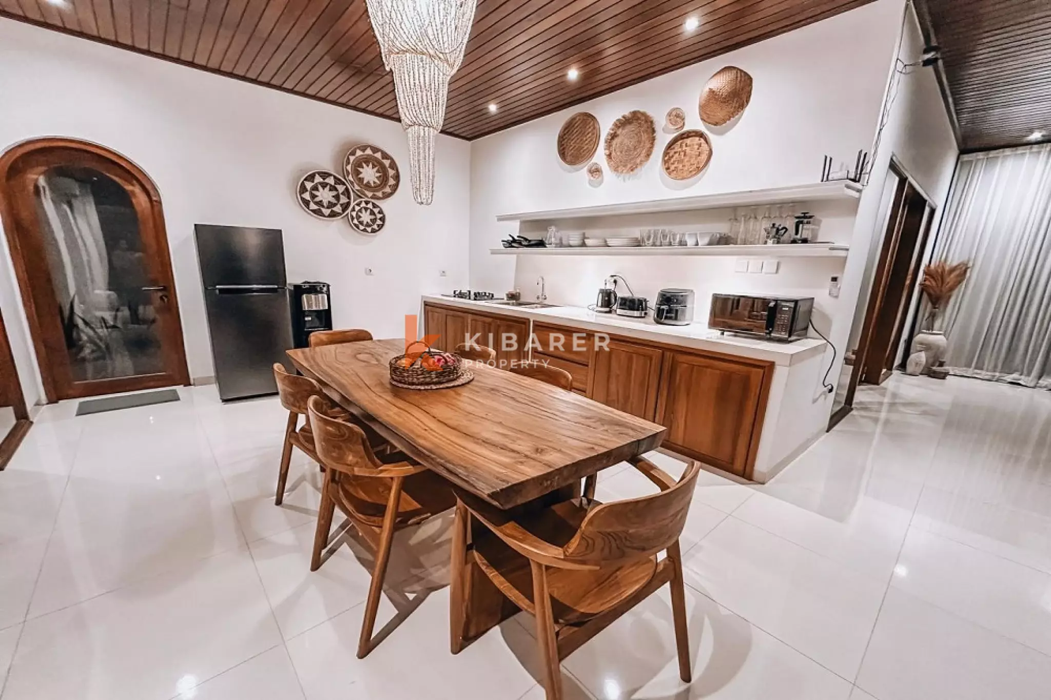 Elegant Fully Furnished Three-Bedrooms Villa Walking Distance to Seseh Beach