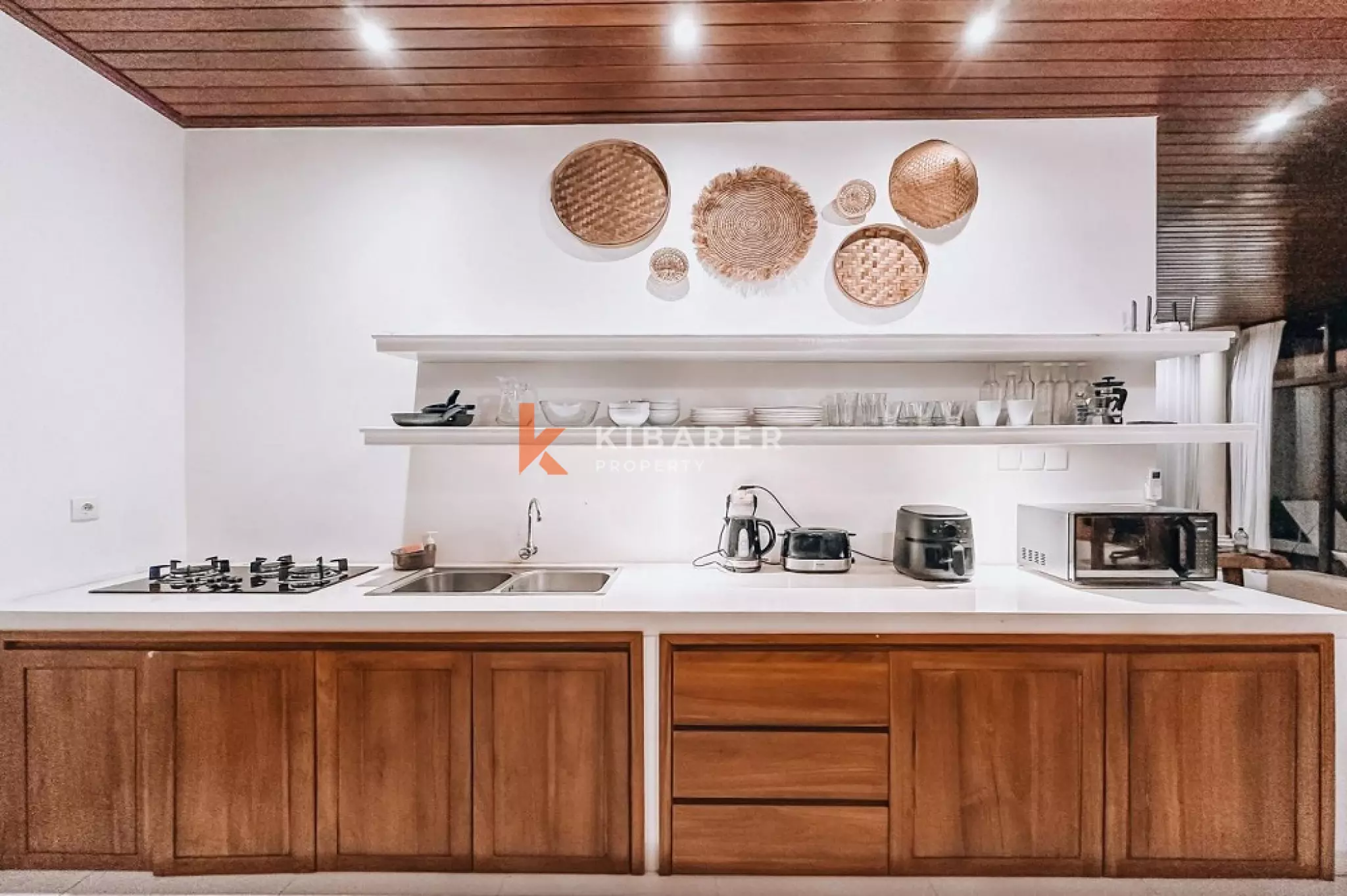 Elegant Fully Furnished Three-Bedrooms Villa Walking Distance to Seseh Beach