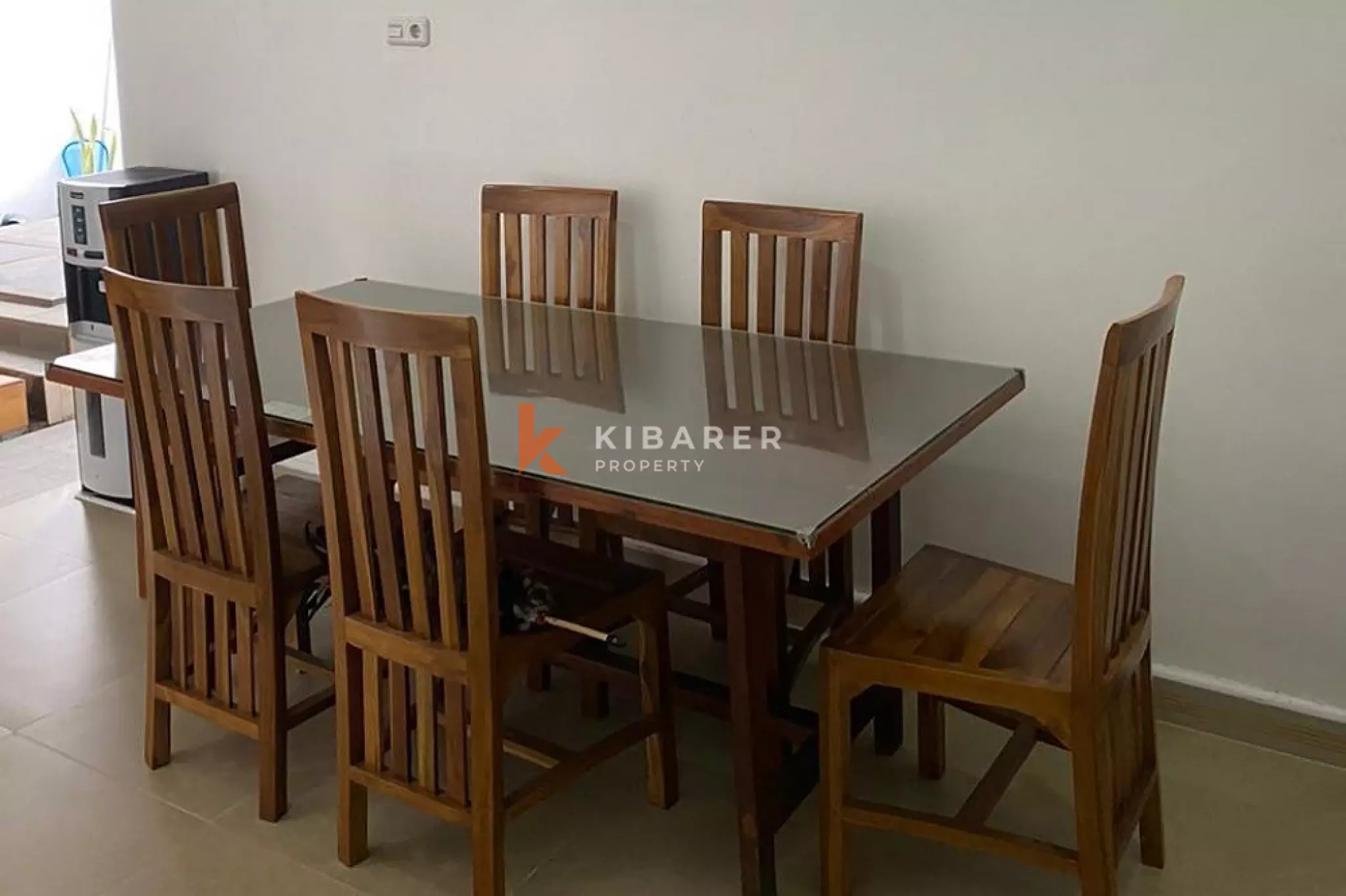 Vila Dua Kamar Tidur dengan Ruang Tamu Terbuka dan Perabot Lengkap di Tanah Lot Tabanan