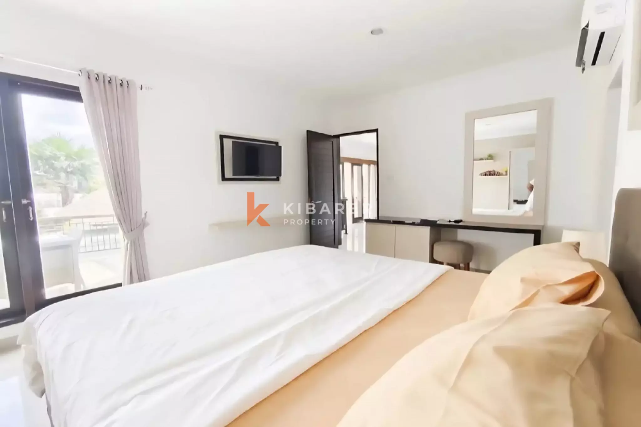 Comfortable Full Facilities Three-Bedrooms Villa in Umalas