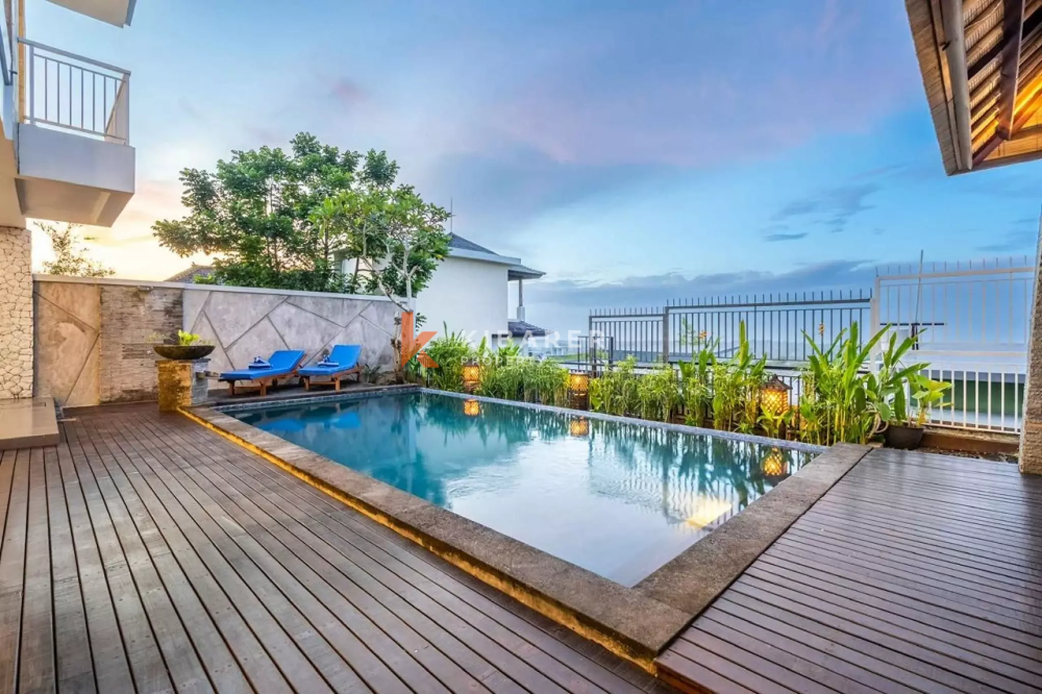 Vila Luas dengan Empat Kamar Tidur dan Pemandangan Laut di Ungasan