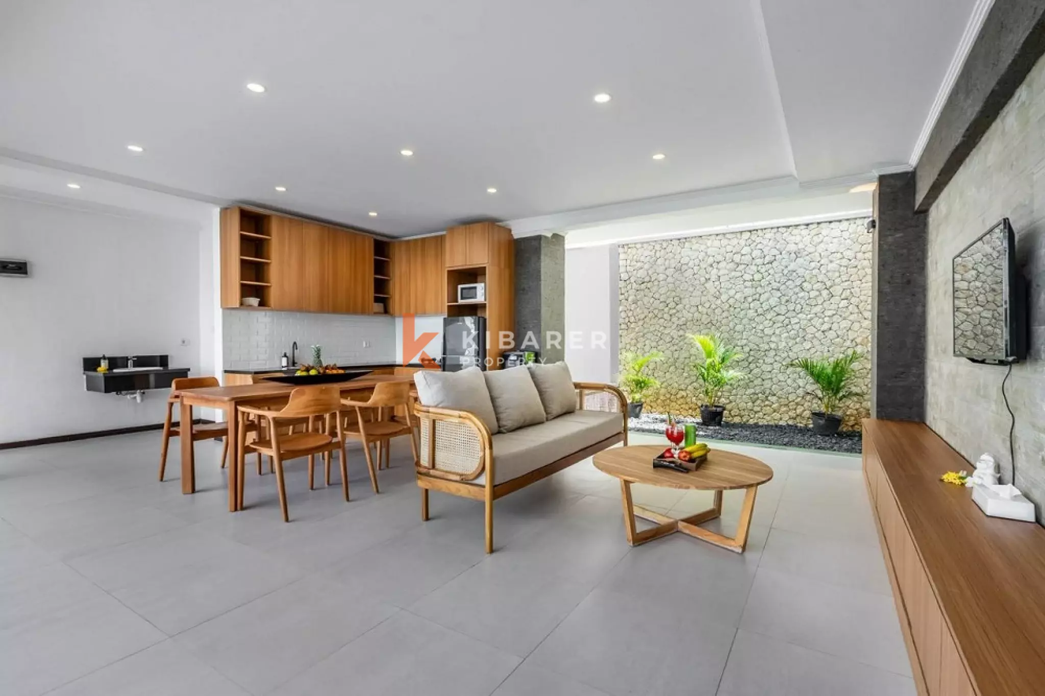 Vila Luas dengan Empat Kamar Tidur dan Pemandangan Laut di Ungasan