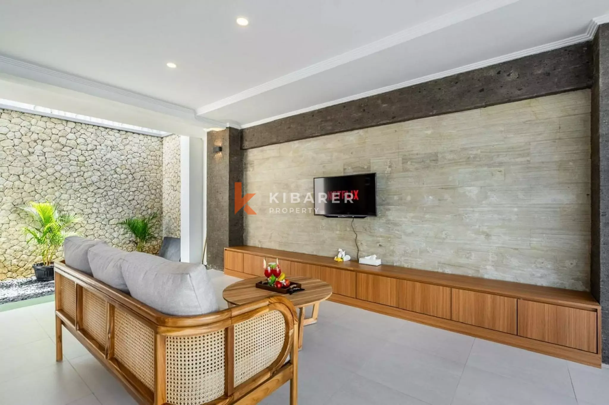 Vila Luas dengan Empat Kamar Tidur dan Pemandangan Laut di Ungasan