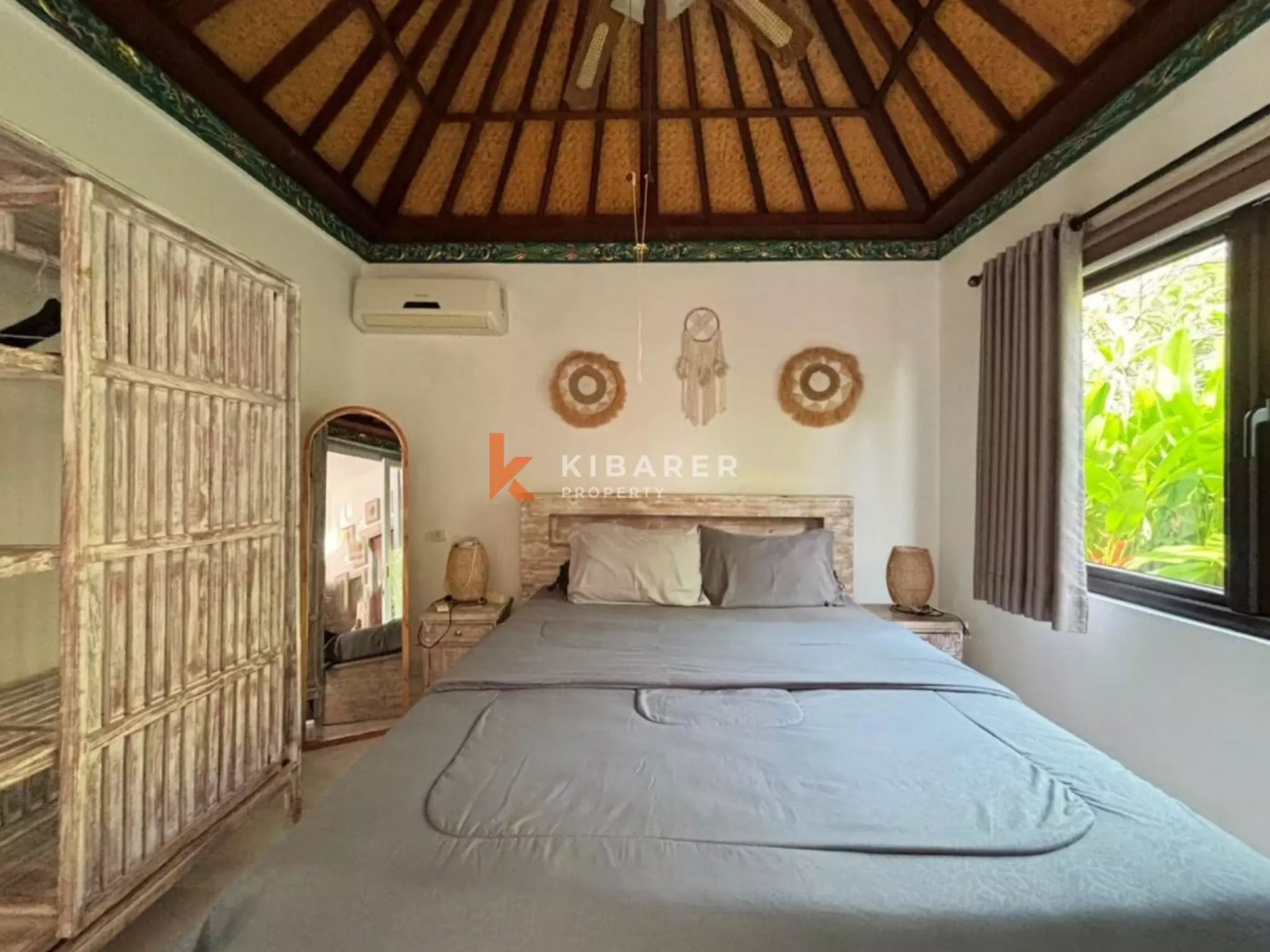 Vila Bergaya Bali Butik dengan Satu Kamar Tidur dan Kolam Renang Pribadi di Umalas