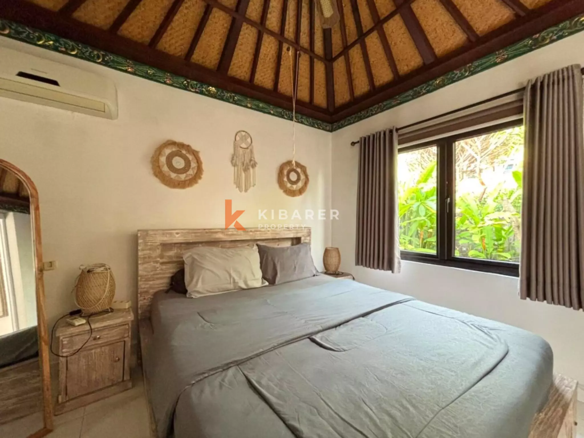 Vila Bergaya Bali Butik dengan Satu Kamar Tidur dan Kolam Renang Pribadi di Umalas