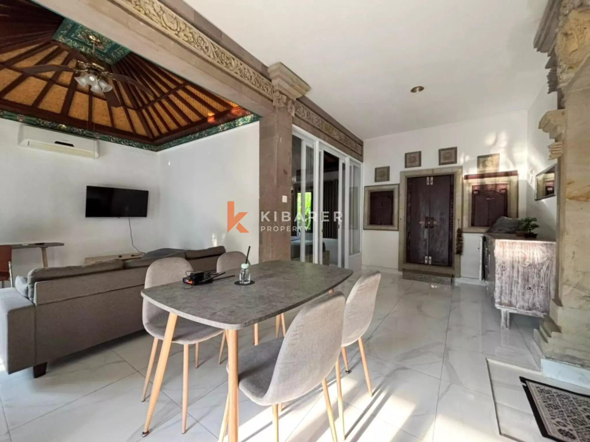 Vila Bergaya Bali Butik dengan Satu Kamar Tidur dan Kolam Renang Pribadi di Umalas