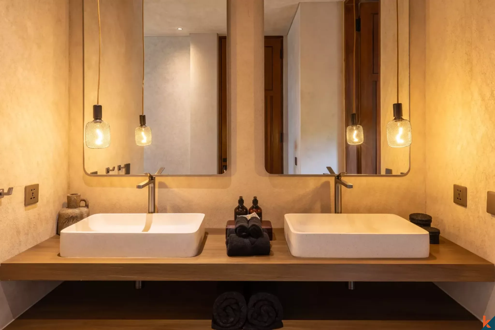 Exquisite Six Bedroom Luxury Villa for Lease in Serene Nyanyi