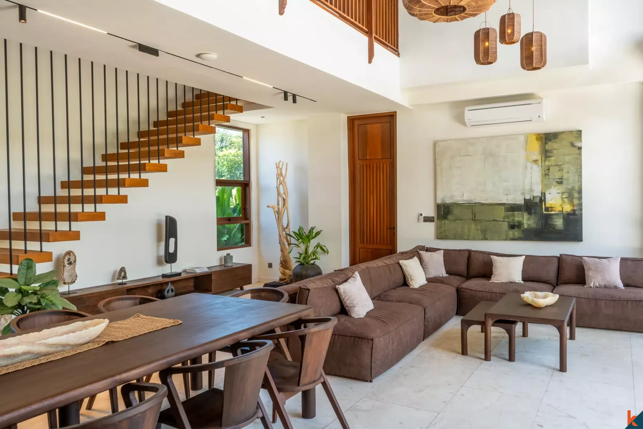 Premium Living Six Bedroom Leasehold Property in Peaceful Nyanyi